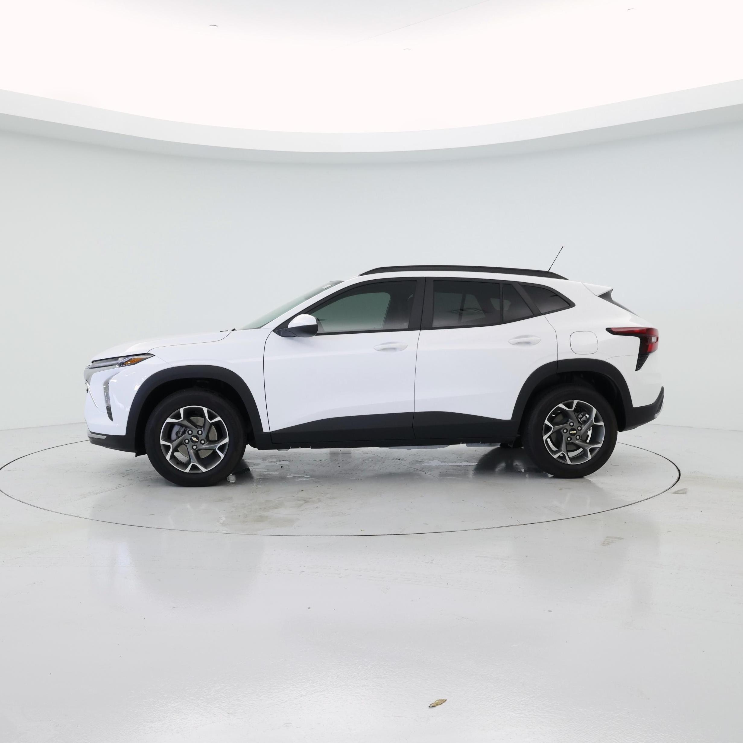 Thumbnail: 2026 Chevrolet Trax - 3