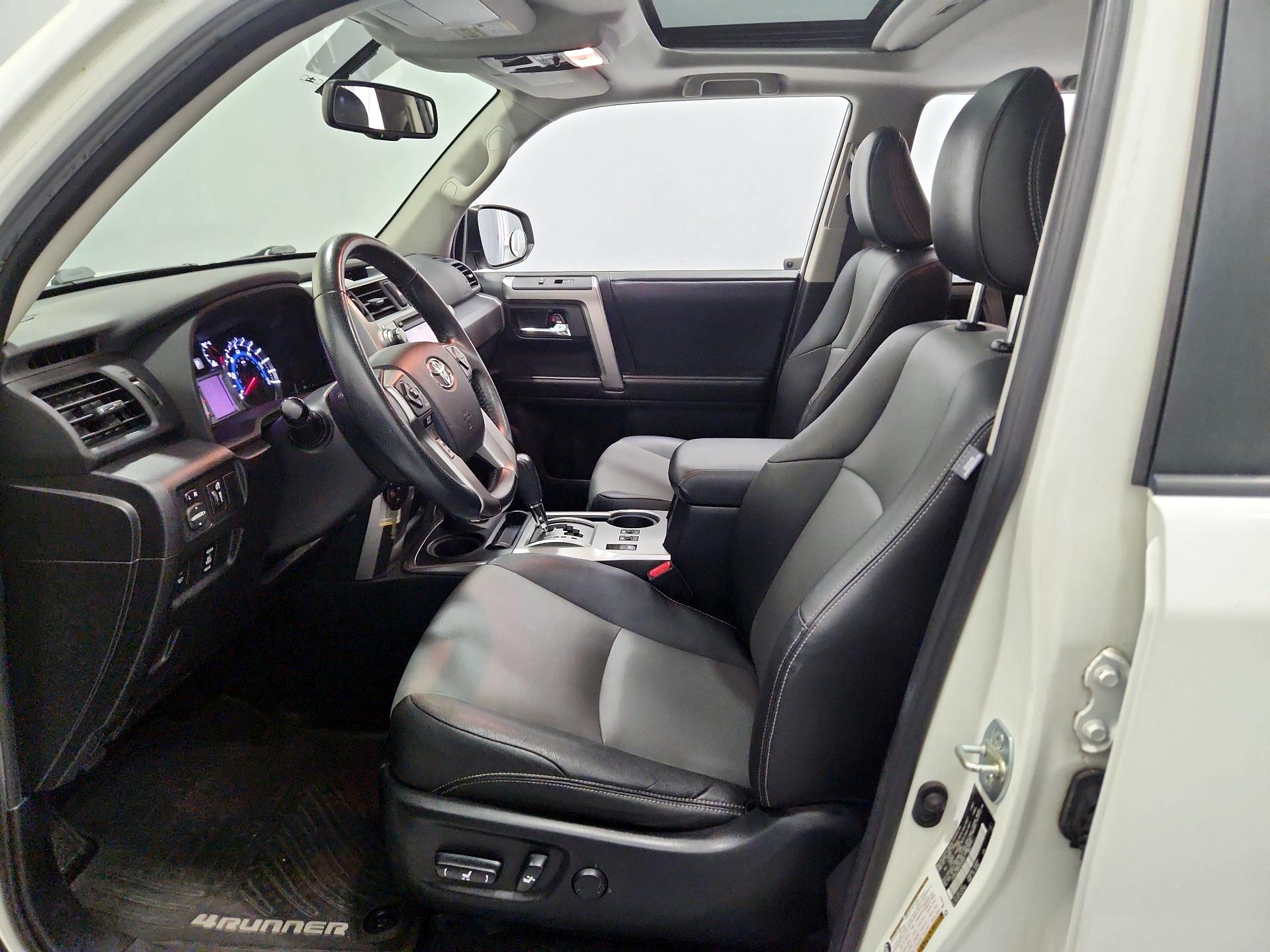 Thumbnail: 2015 Toyota 4Runner - 11