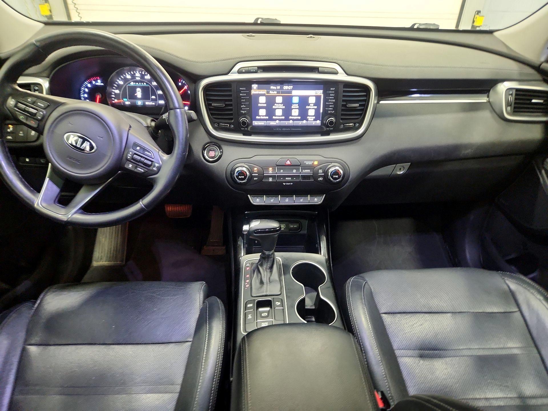 Thumbnail: 2017 Kia Sorento - 9