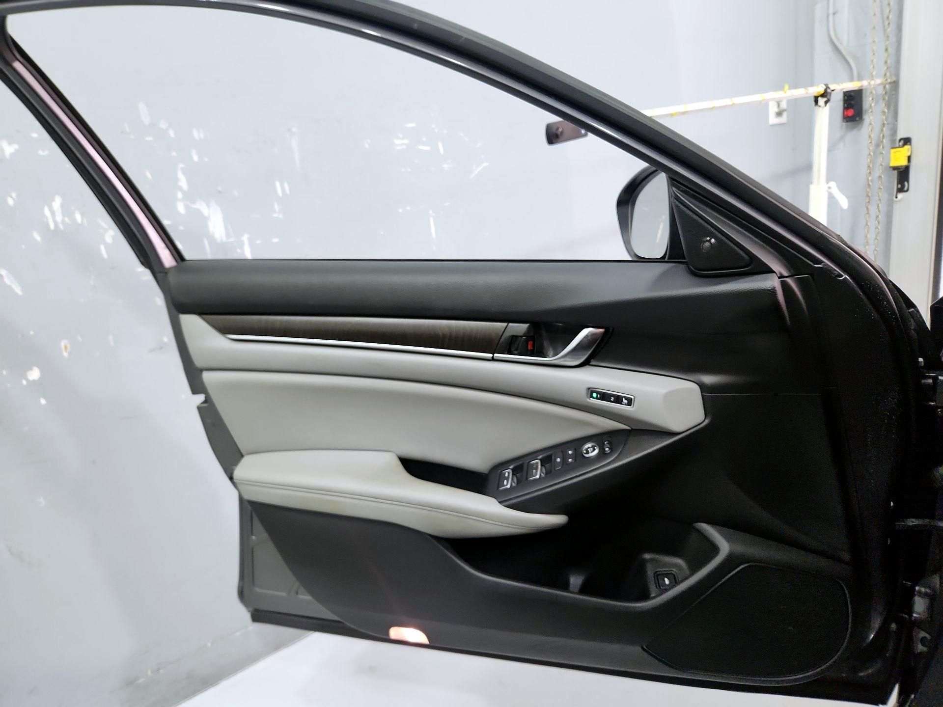 Thumbnail: 2019 Honda Accord - 12