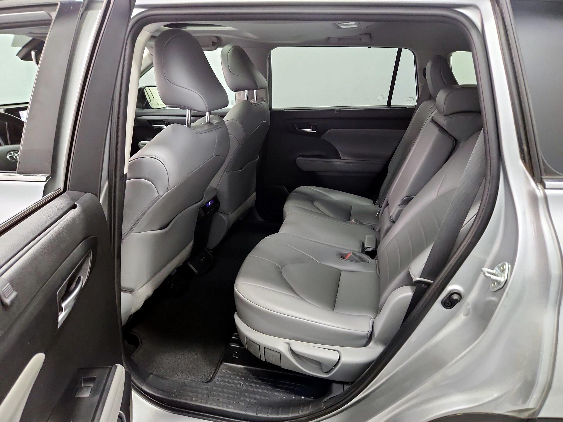 Thumbnail: 2021 Toyota Highlander - 20