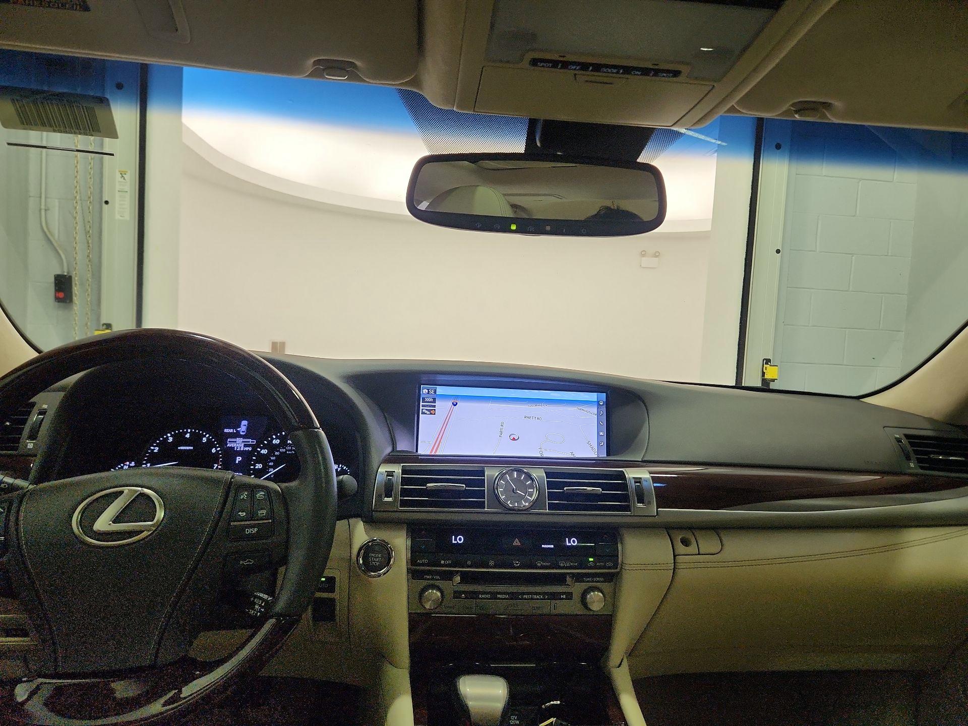 Thumbnail: 2017 Lexus LS - 9