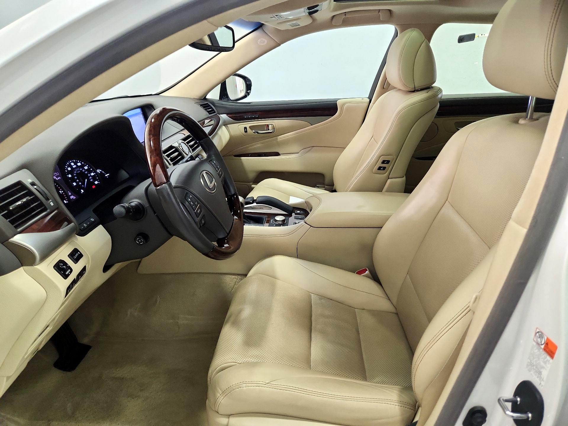 Thumbnail: 2017 Lexus LS - 11