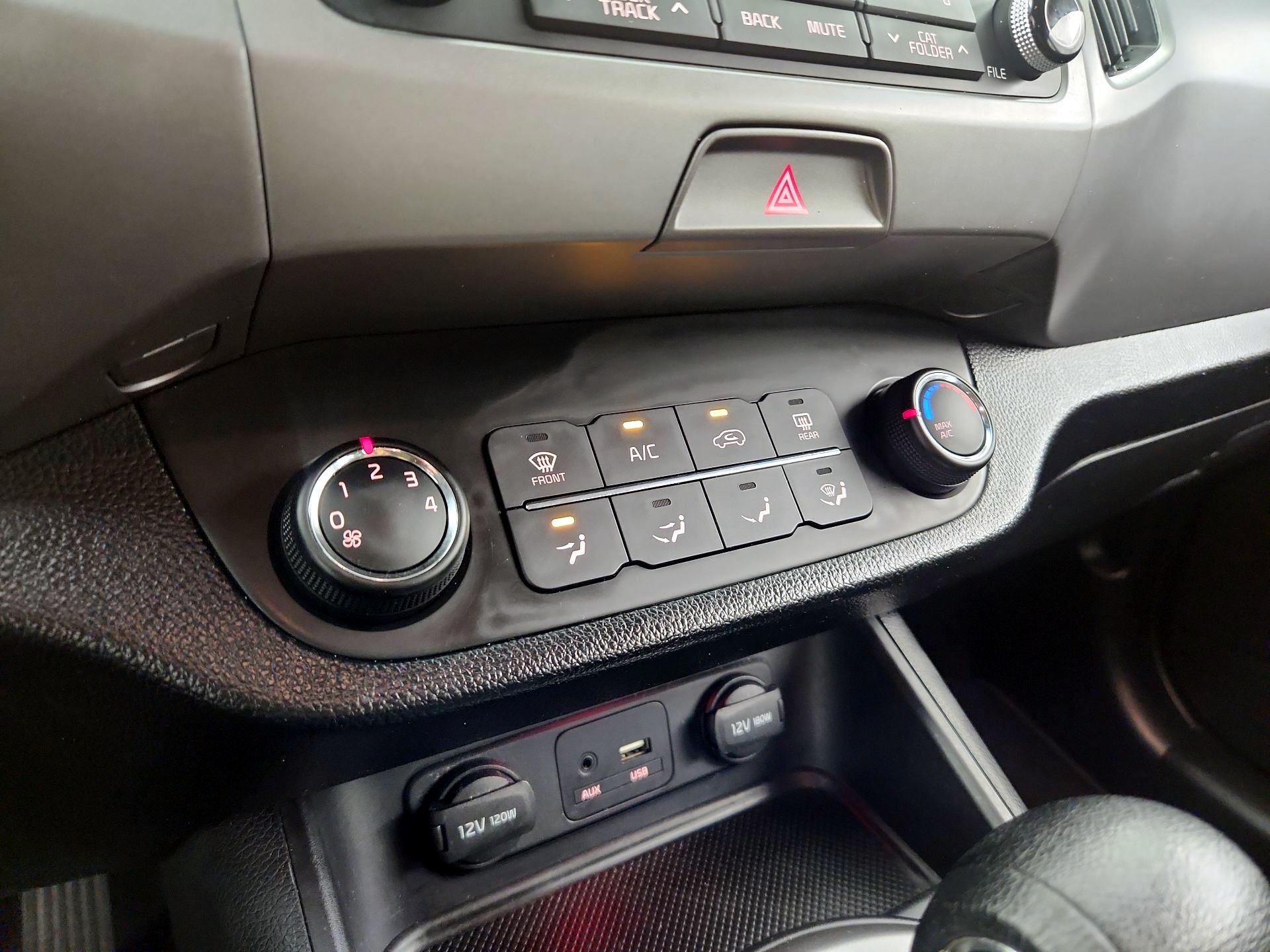 Thumbnail: 2015 Kia Sportage - 15
