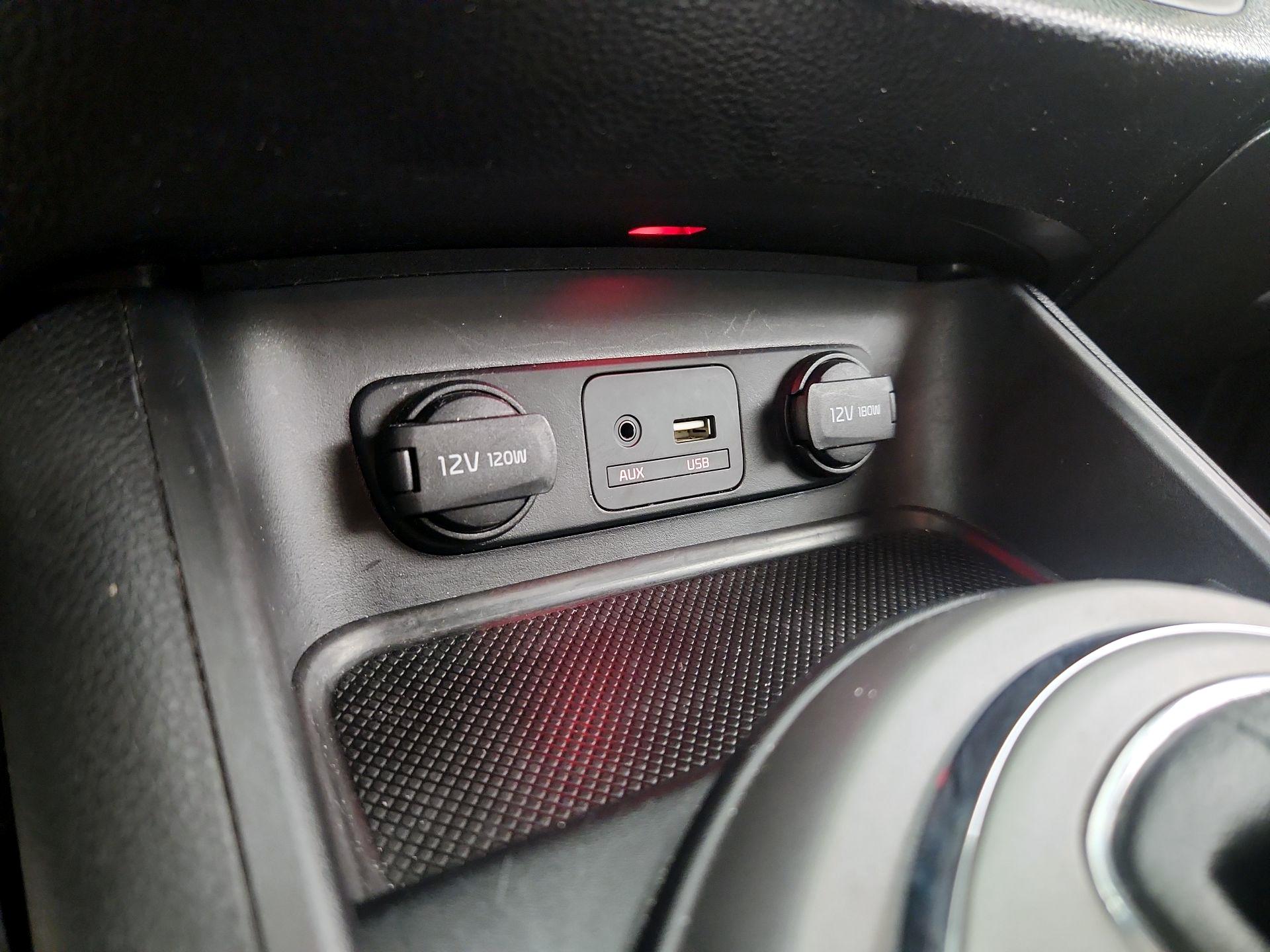 Thumbnail: 2015 Kia Sportage - 17