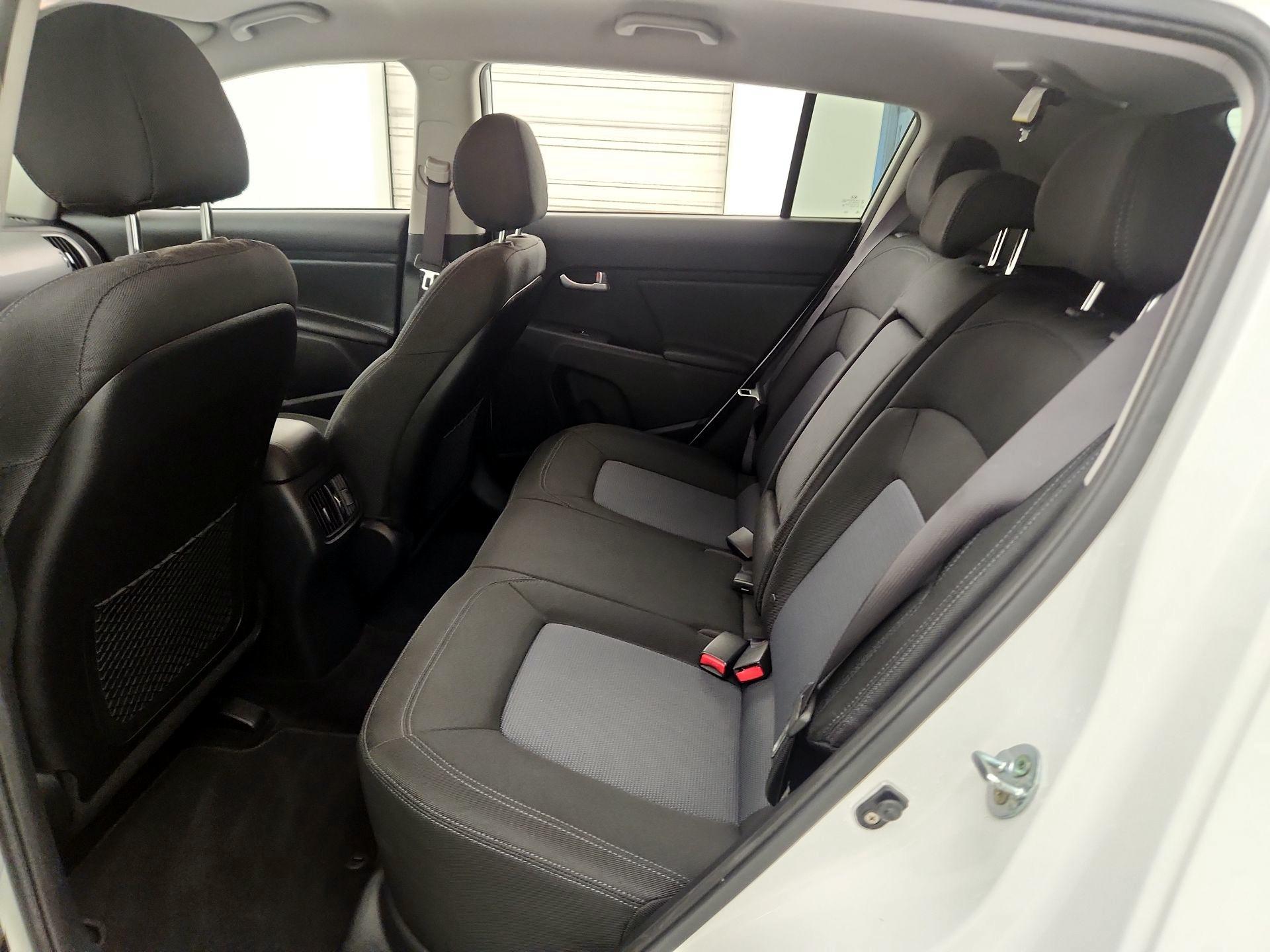 Thumbnail: 2015 Kia Sportage - 18
