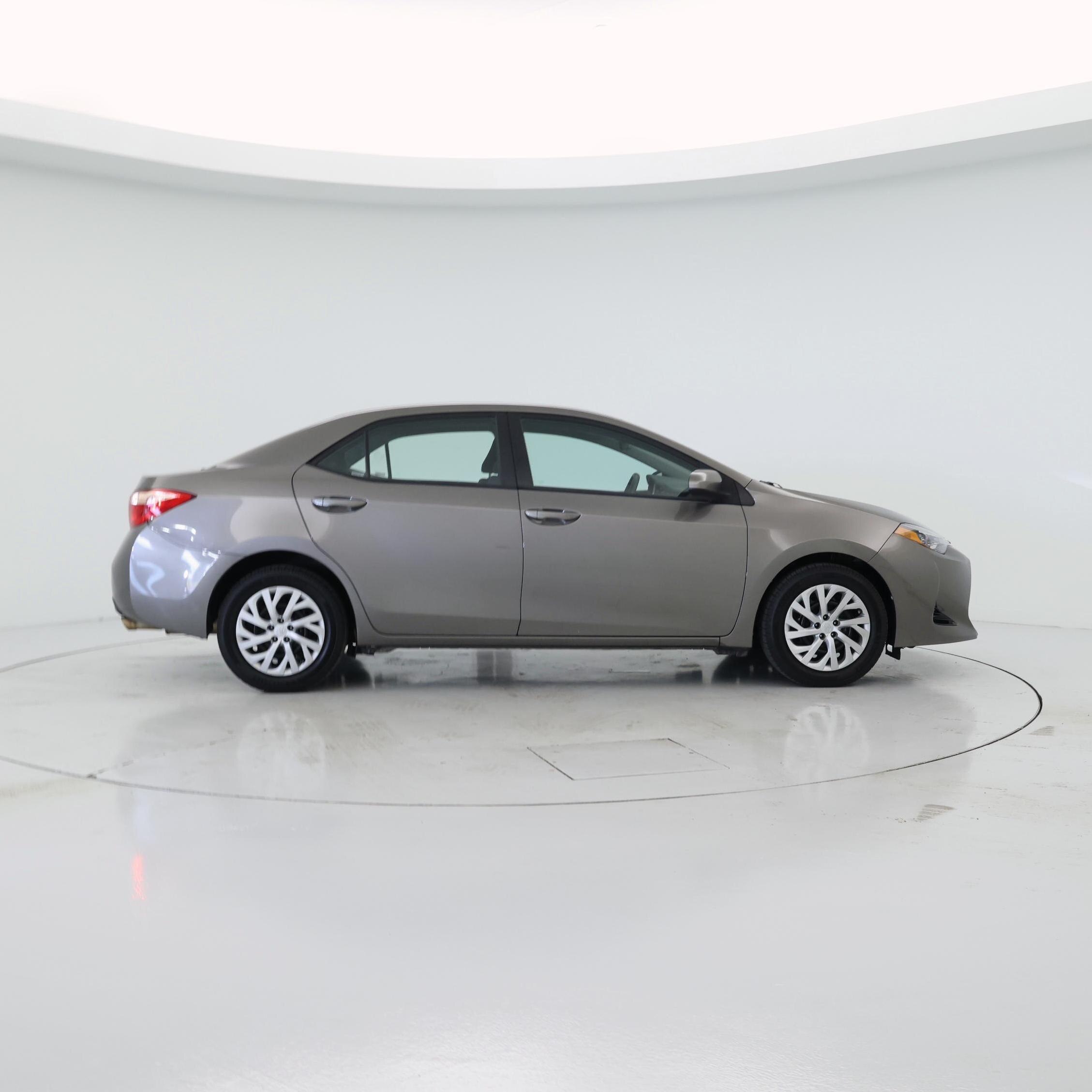 Thumbnail: 2018 Toyota Corolla - 7
