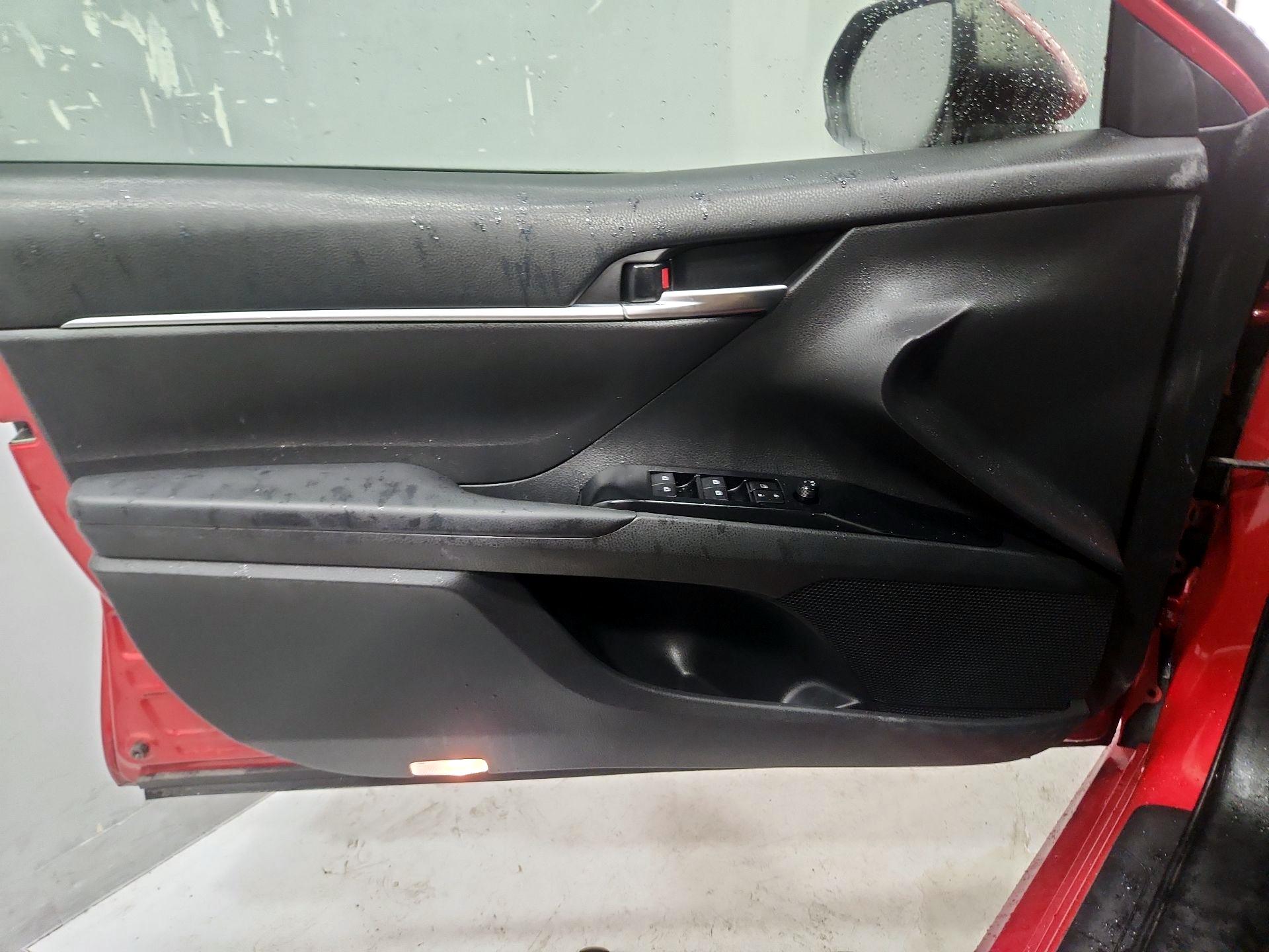 Thumbnail: 2019 Toyota Camry - 12