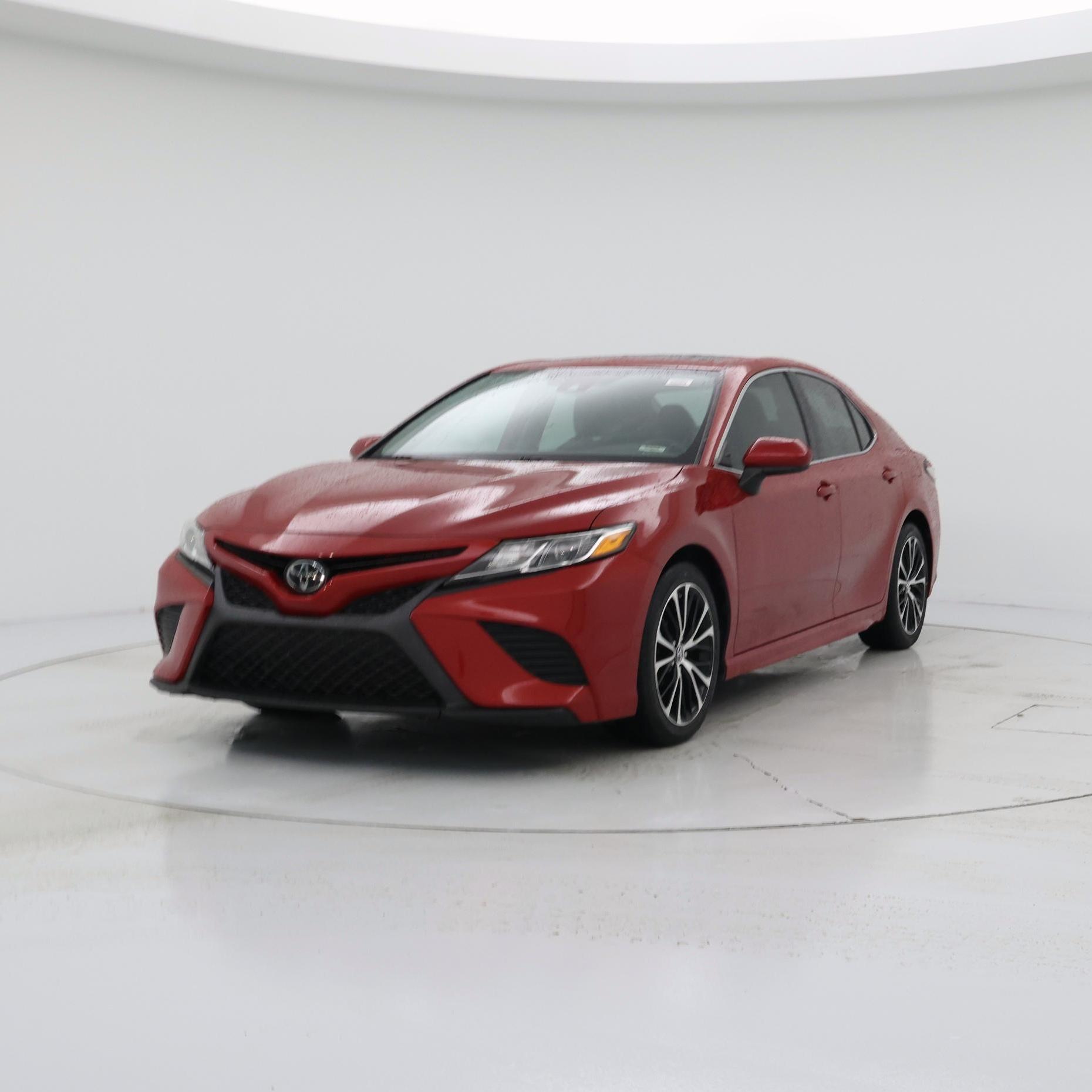 Thumbnail: 2019 Toyota Camry - 4