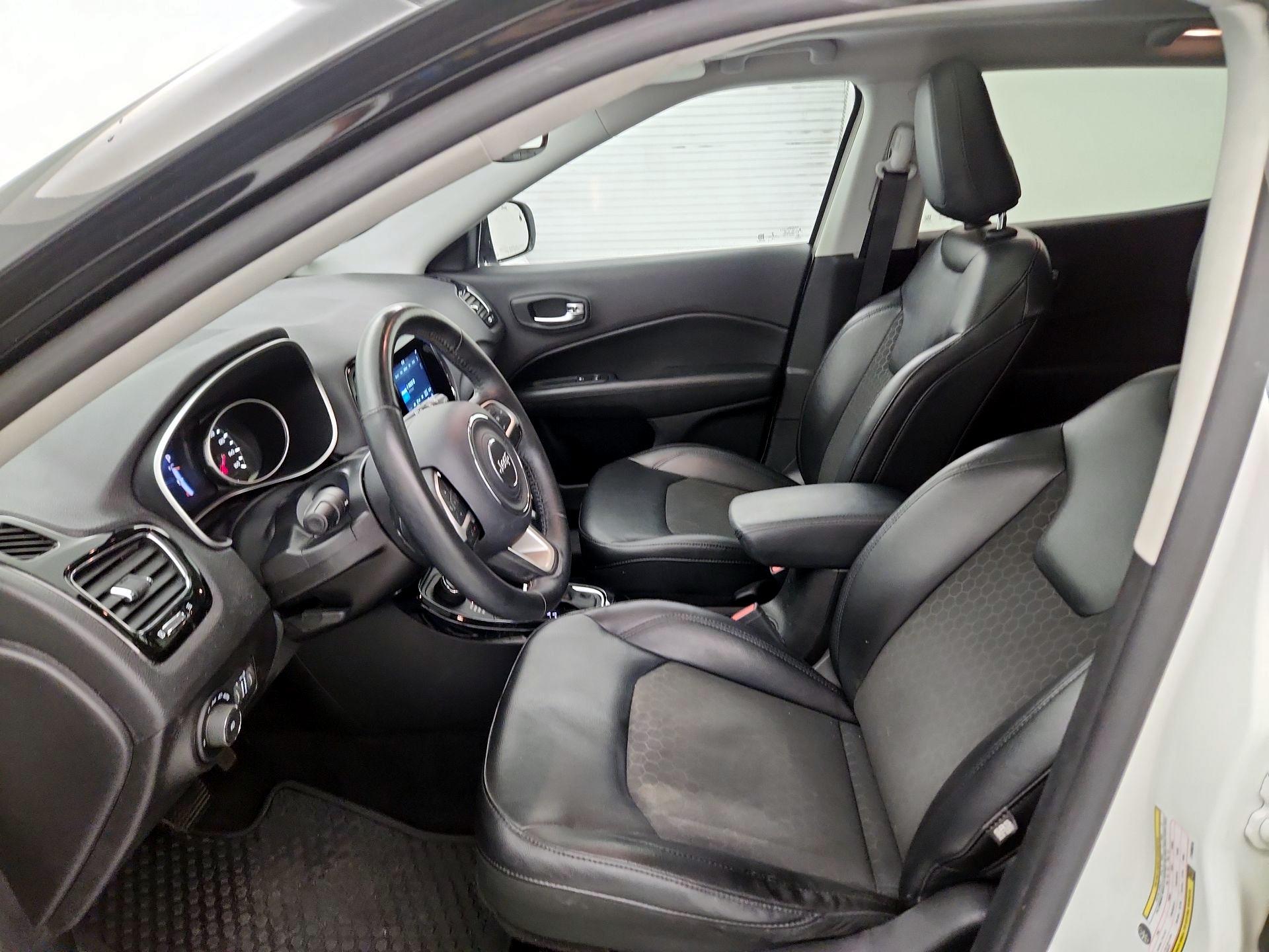 Thumbnail: 2018 Jeep Compass - 11