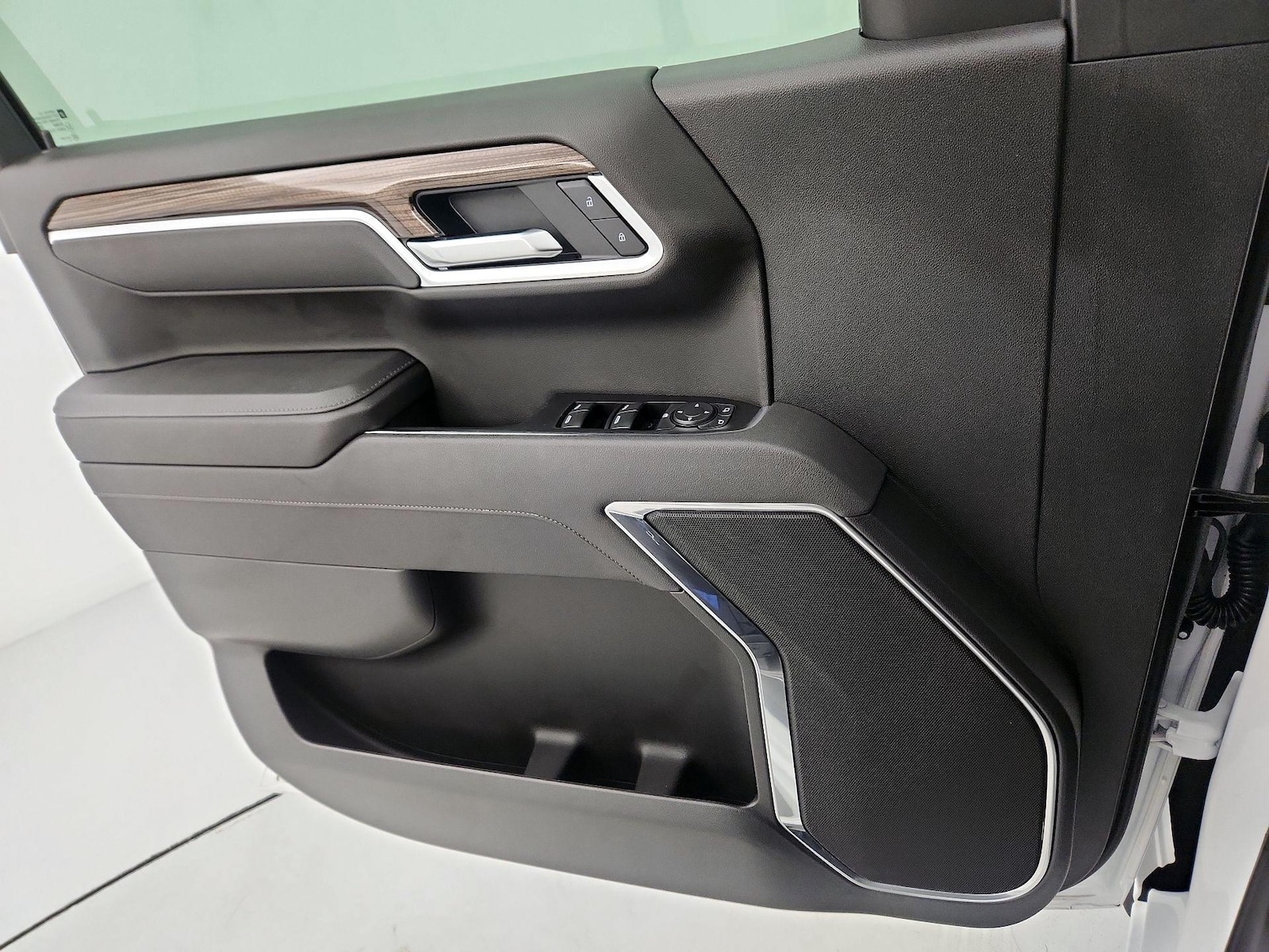 2025 Chevrolet Silverado 1500 LT - Photo 14
