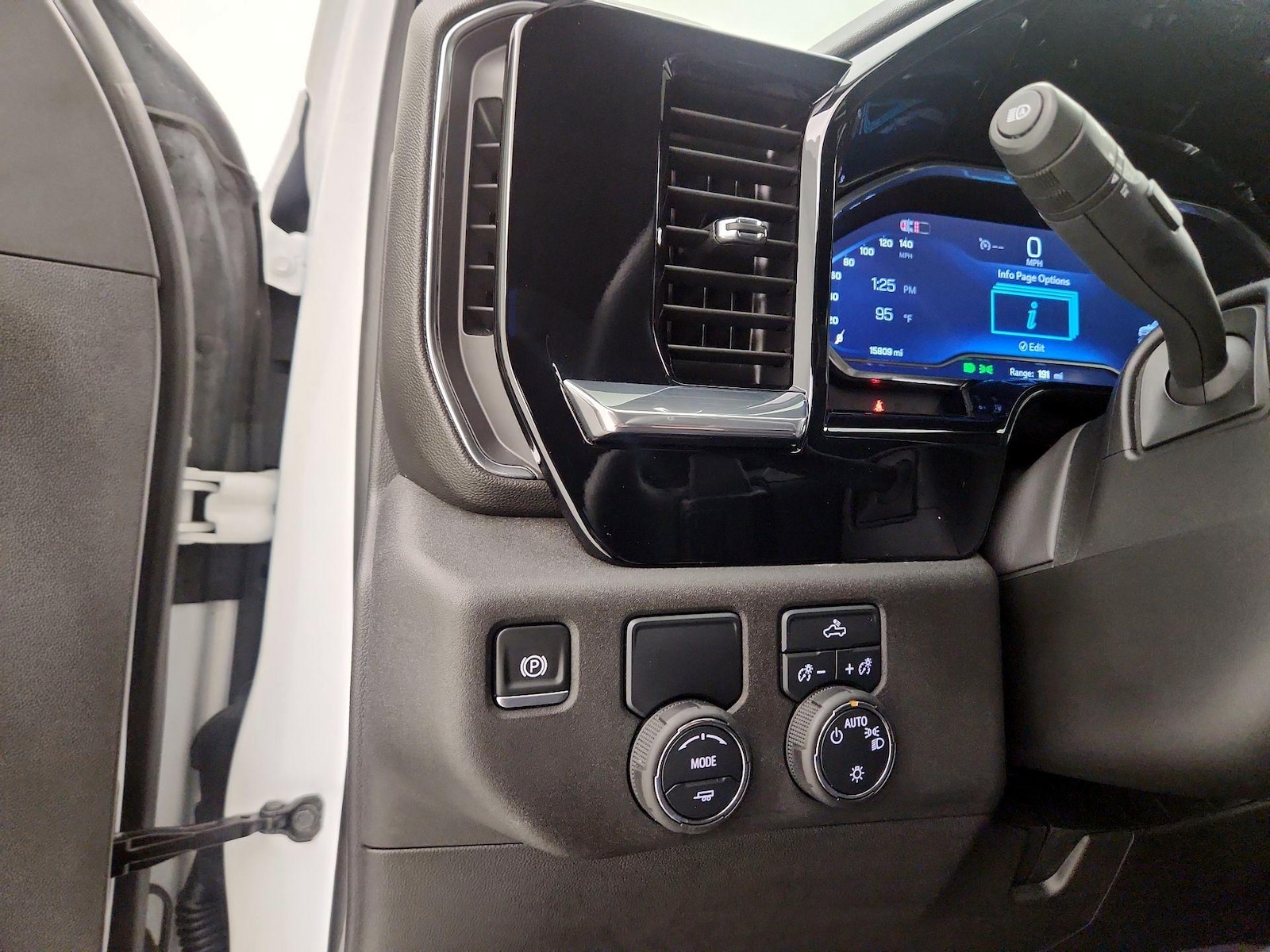 2025 Chevrolet Silverado 1500 LT - Photo 15