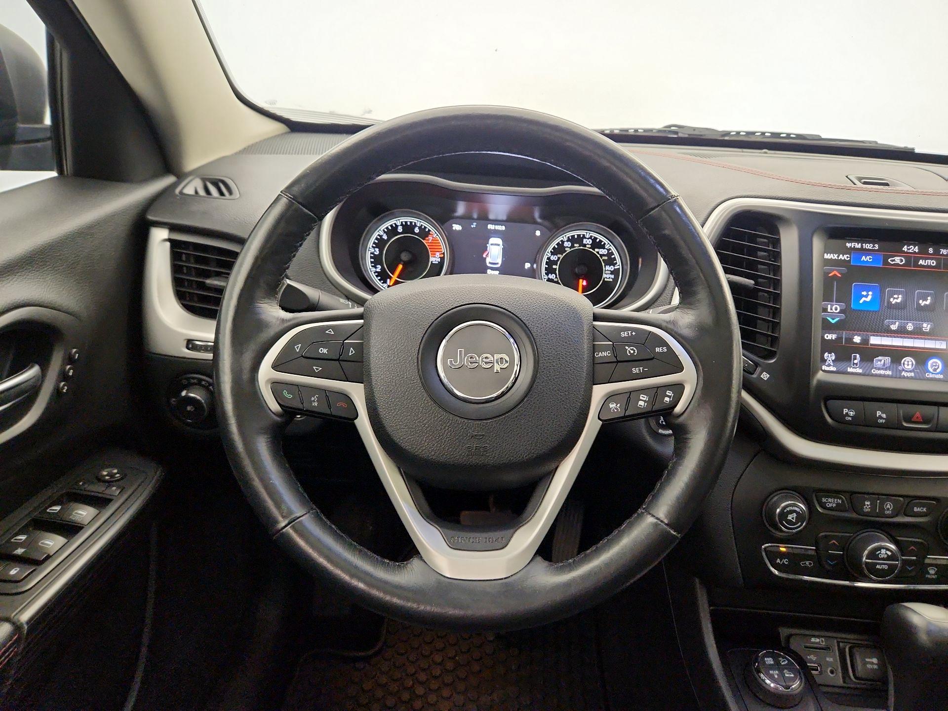 Thumbnail: 2016 Jeep Cherokee - 10