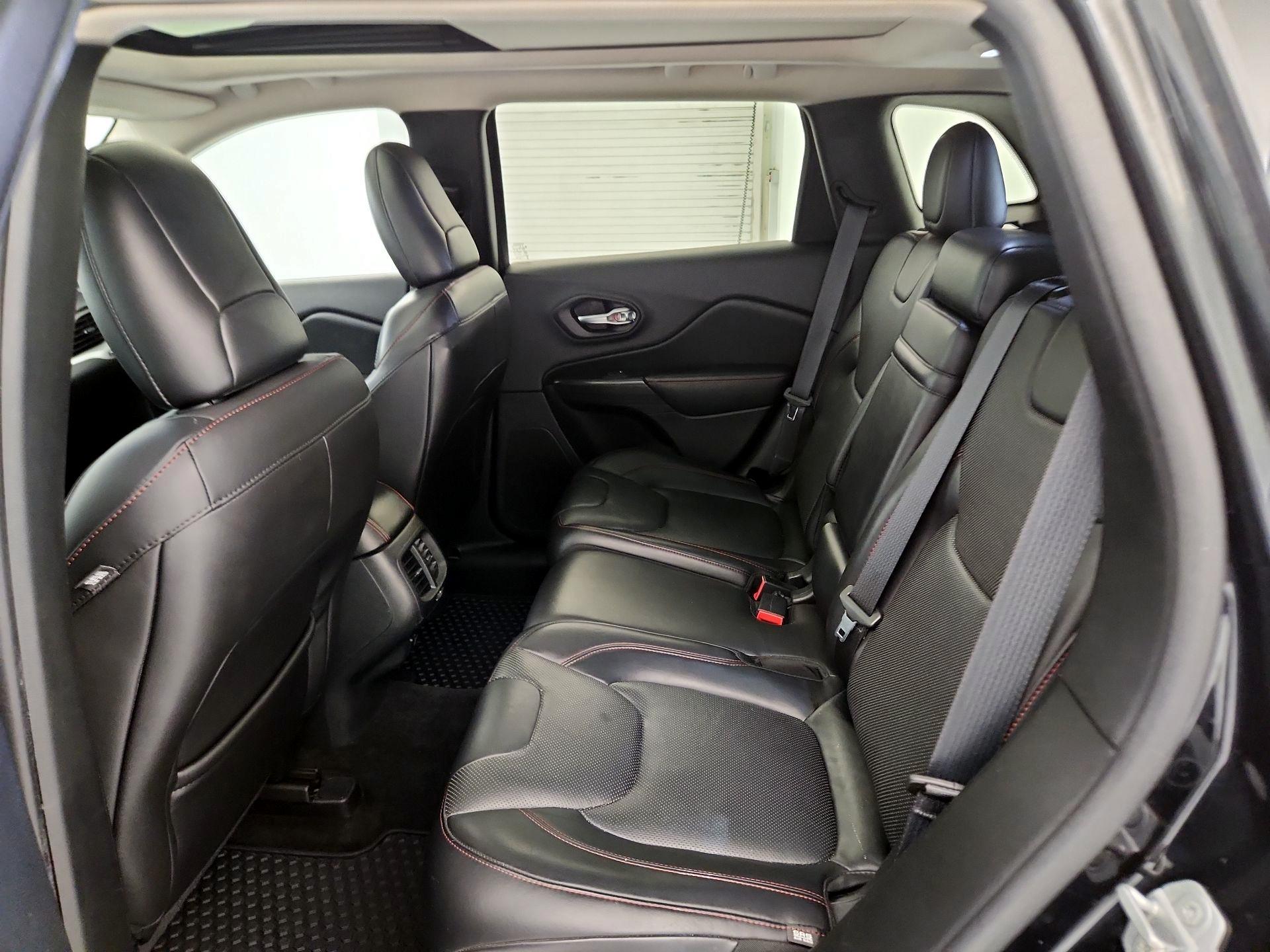 Thumbnail: 2016 Jeep Cherokee - 20