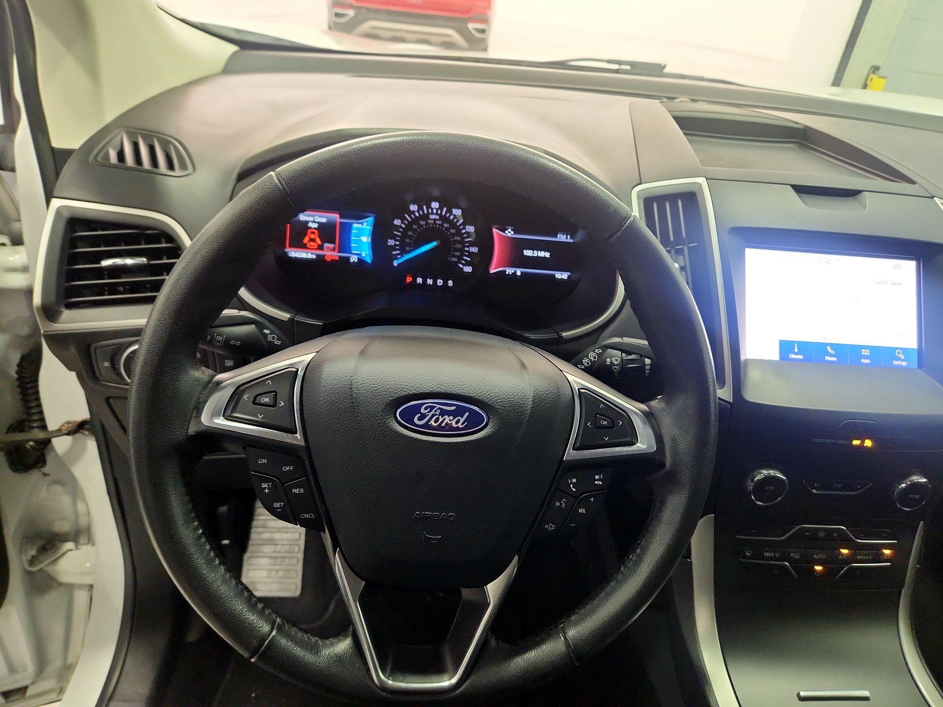 Thumbnail: 2020 Ford Edge - 10