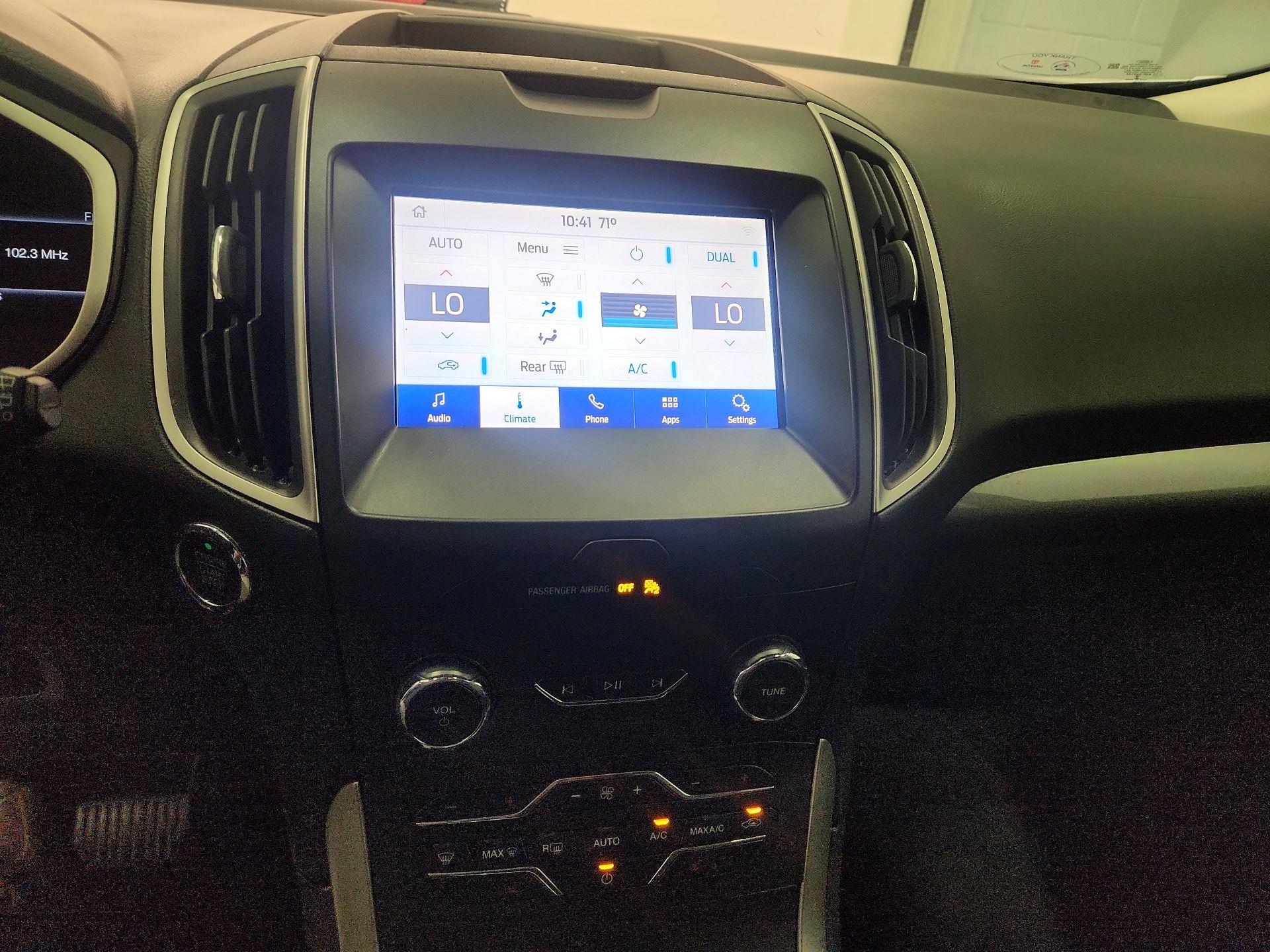 Thumbnail: 2020 Ford Edge - 16