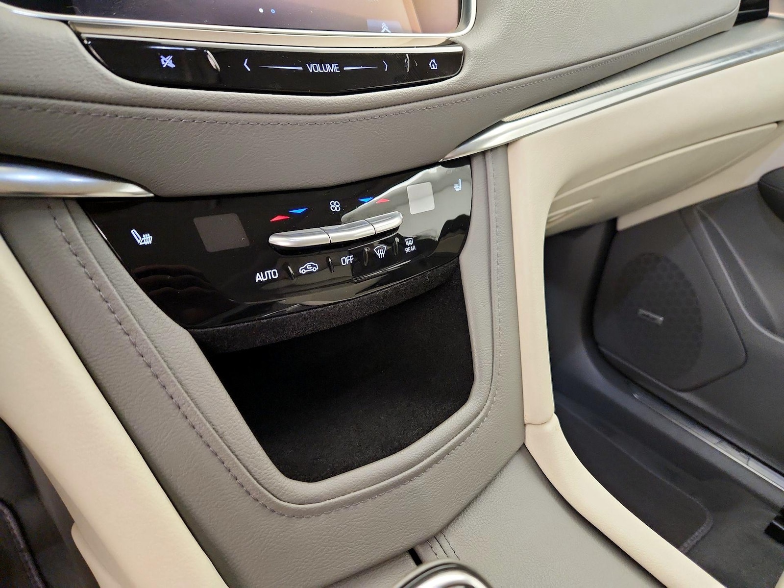 2017 Cadillac XT5 Luxury - Photo 18