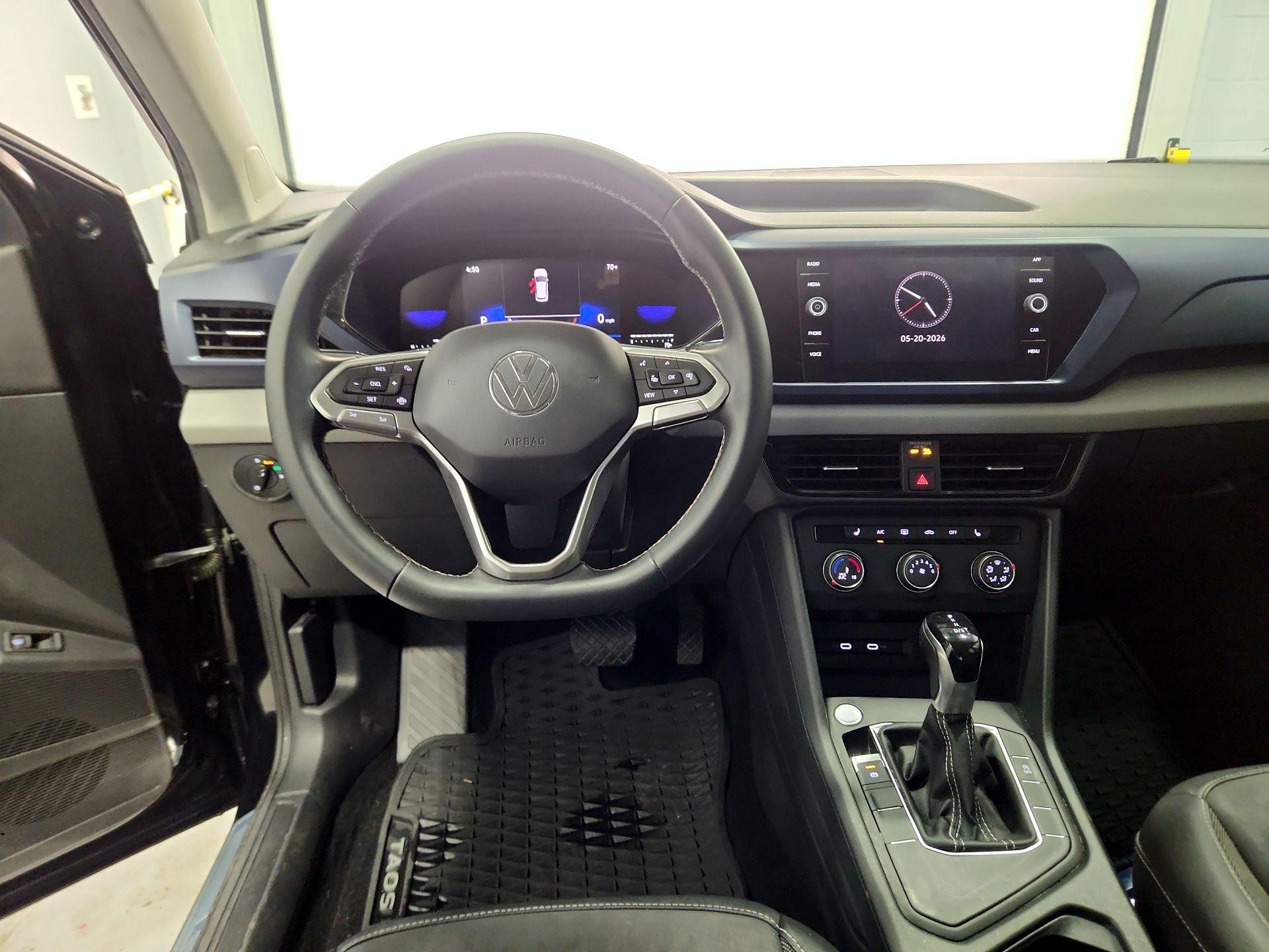 Thumbnail: 2022 Volkswagen Taos - 10