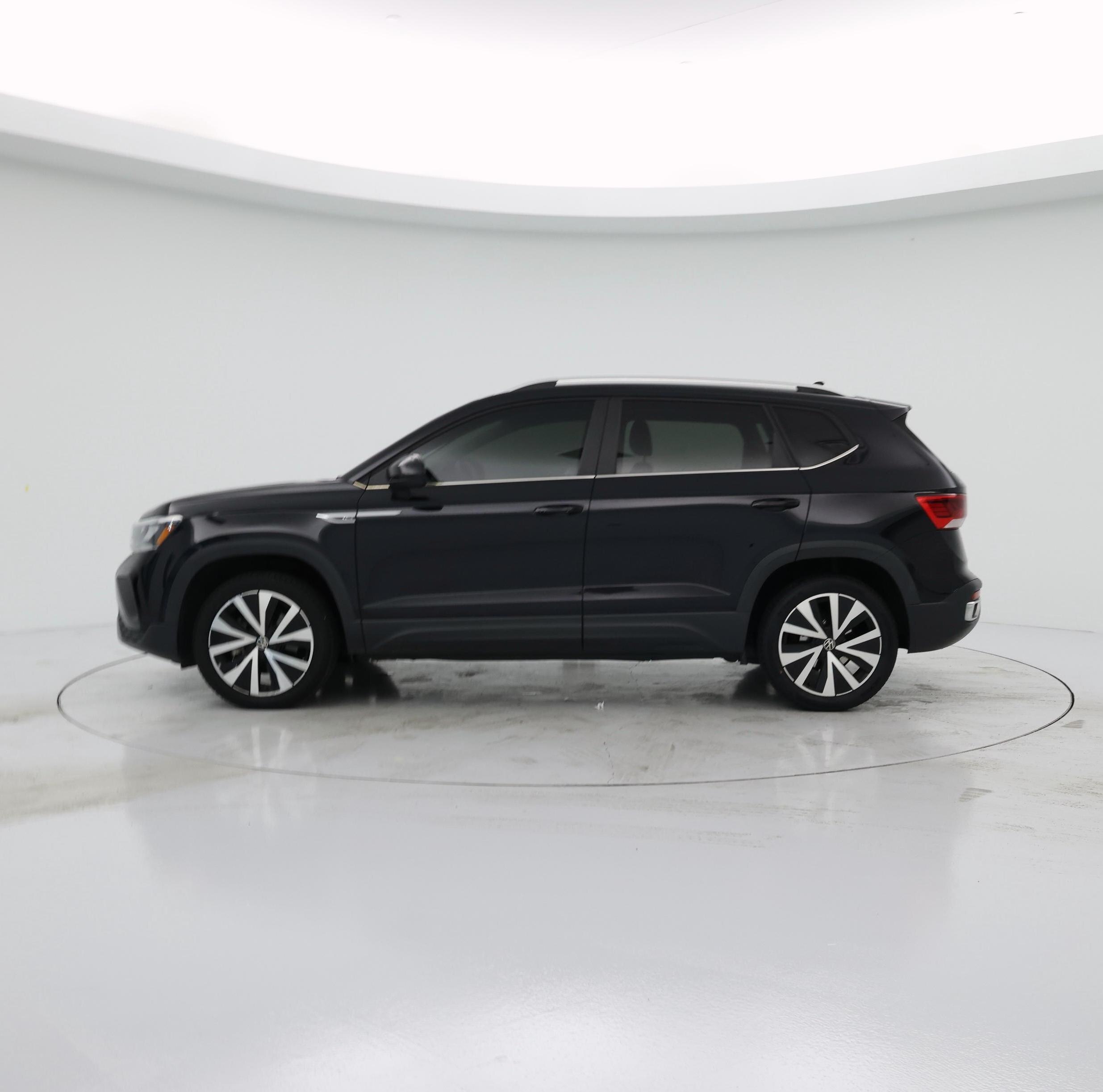 Thumbnail: 2022 Volkswagen Taos - 3