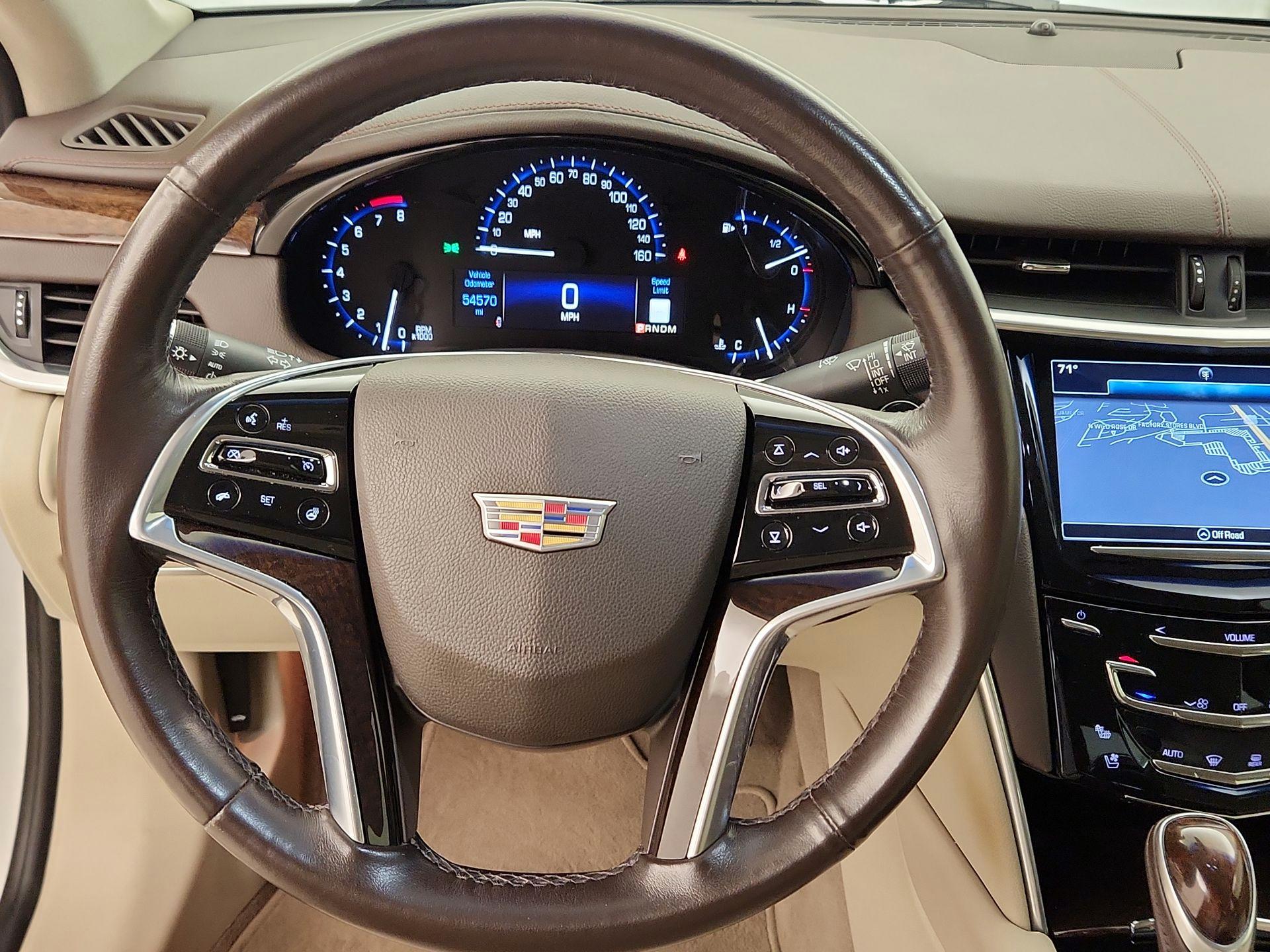 Thumbnail: 2016 Cadillac XTS - 10