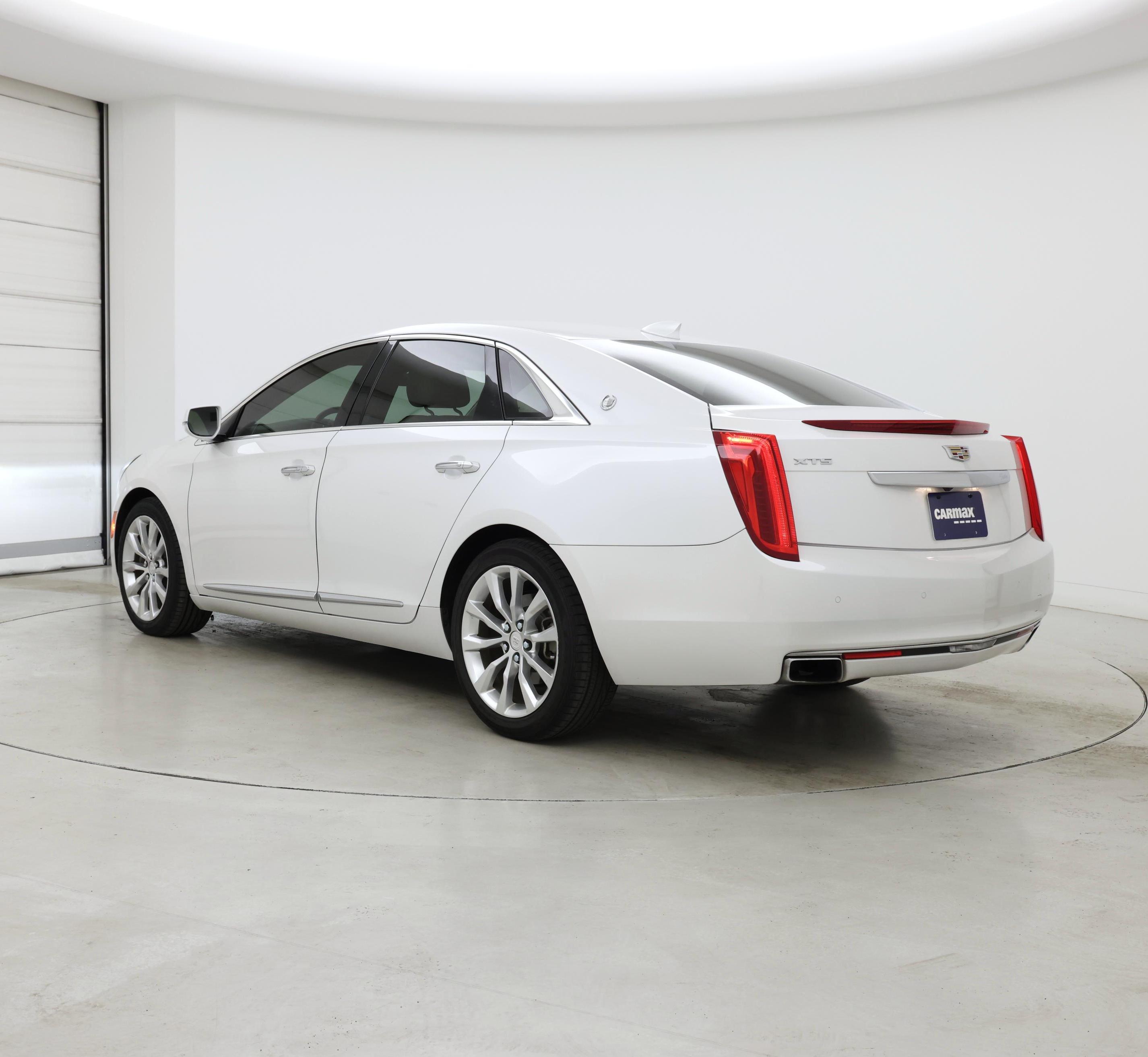 Thumbnail: 2016 Cadillac XTS - 2