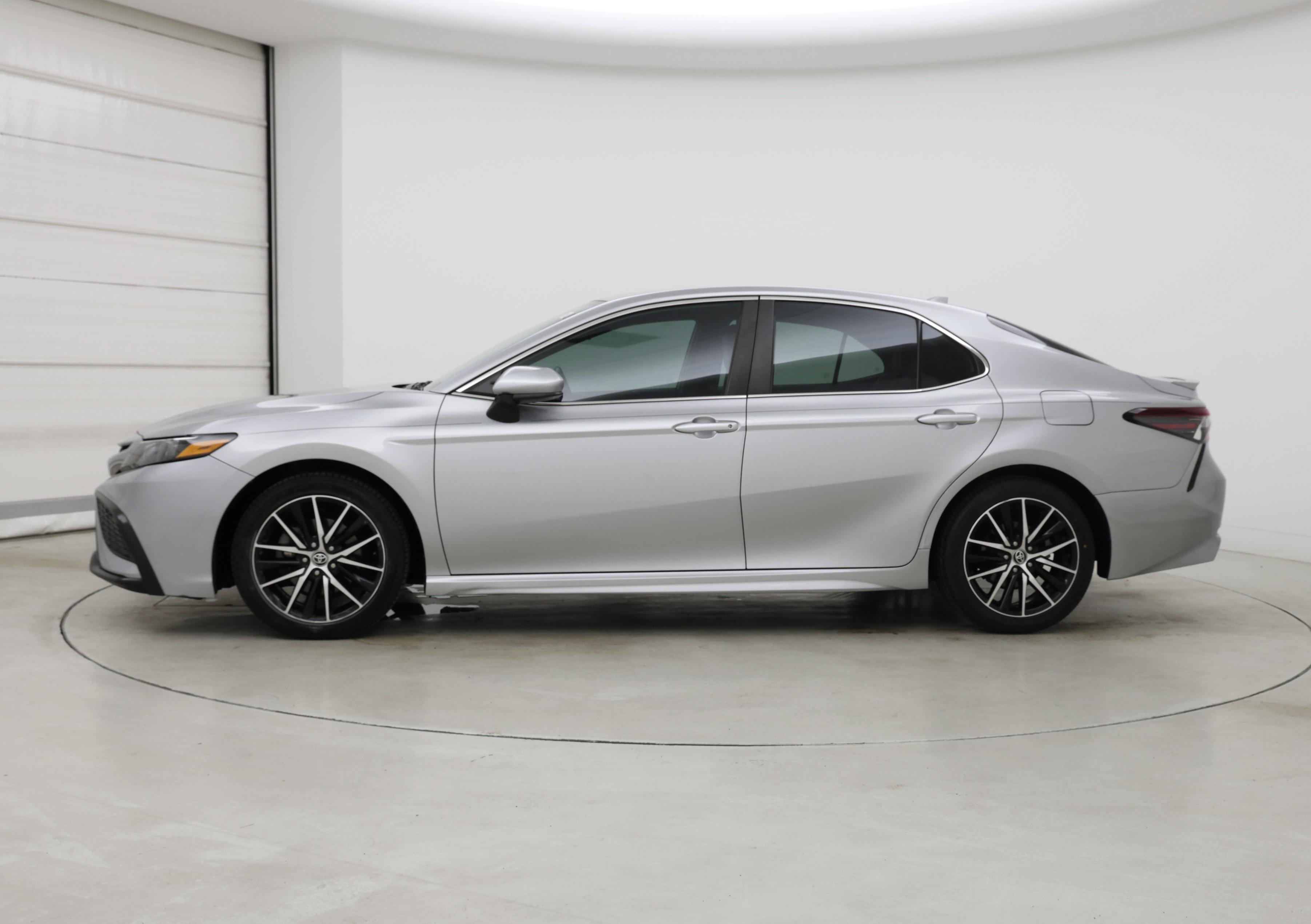 Thumbnail: 2021 Toyota Camry - 3