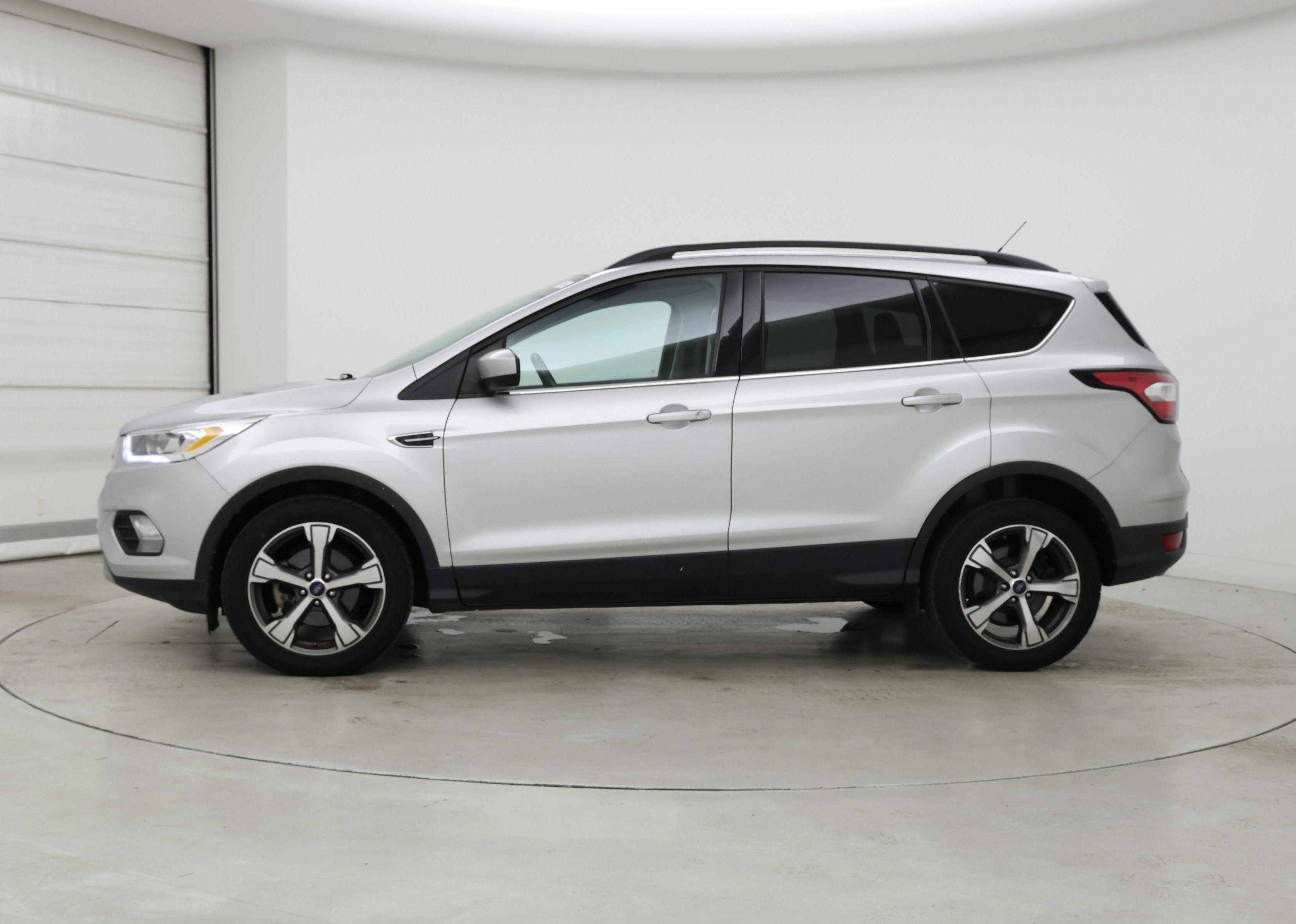 Thumbnail: 2017 Ford Escape - 3