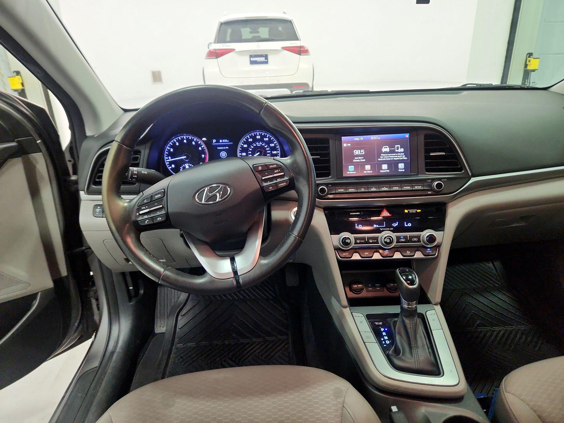 Thumbnail: 2020 Hyundai Elantra - 10