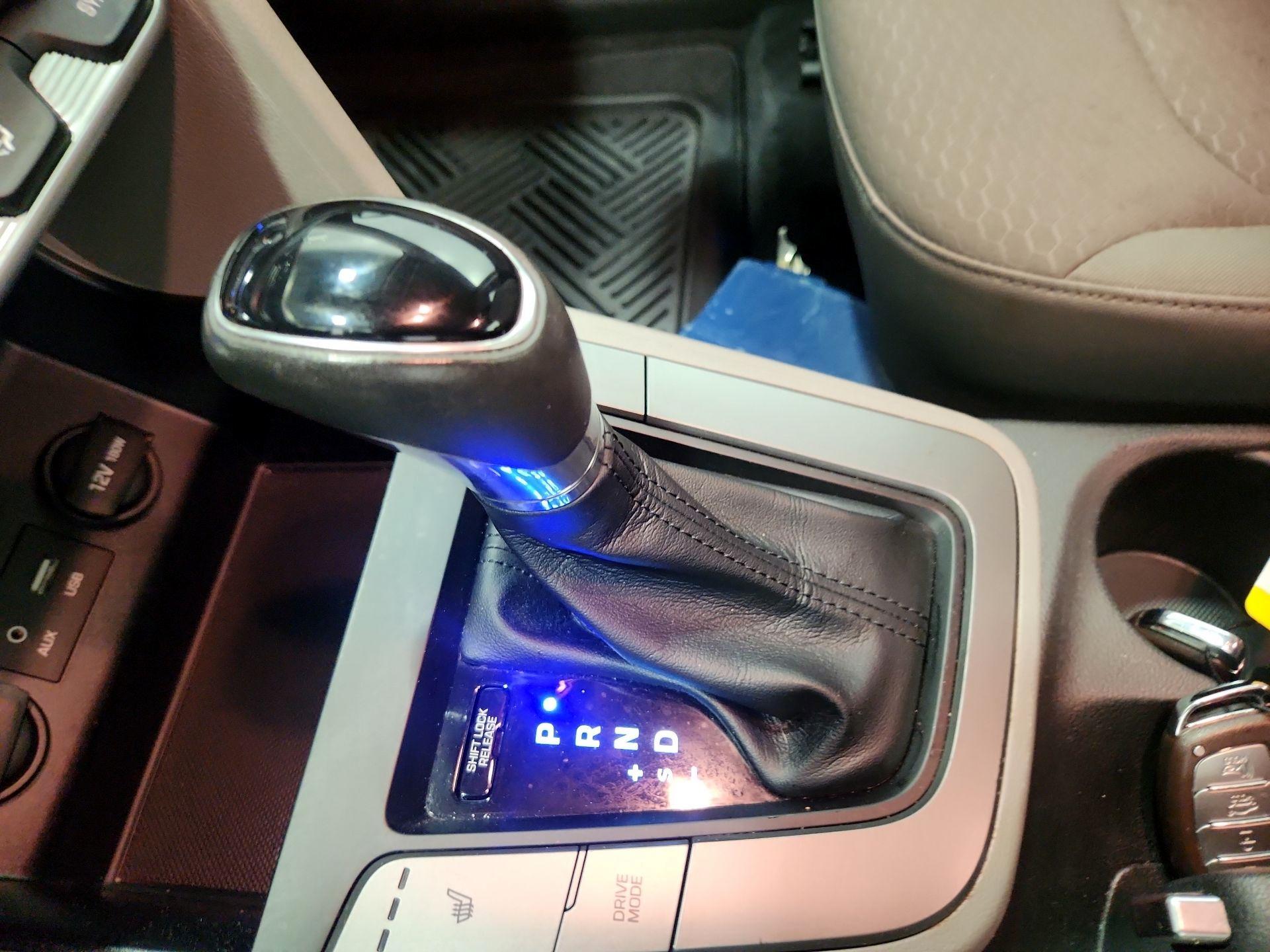 Thumbnail: 2020 Hyundai Elantra - 17