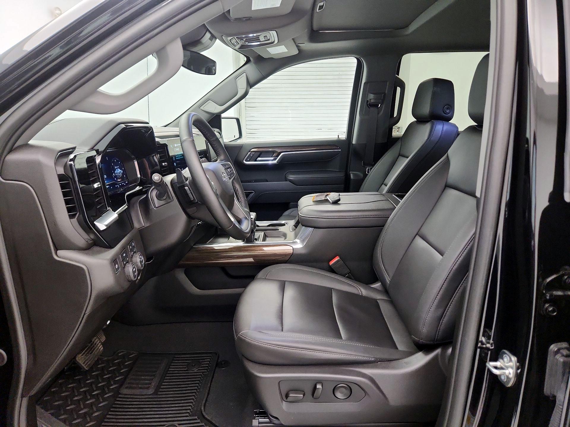 Thumbnail: 2025 Chevrolet Silverado 1500 - 9