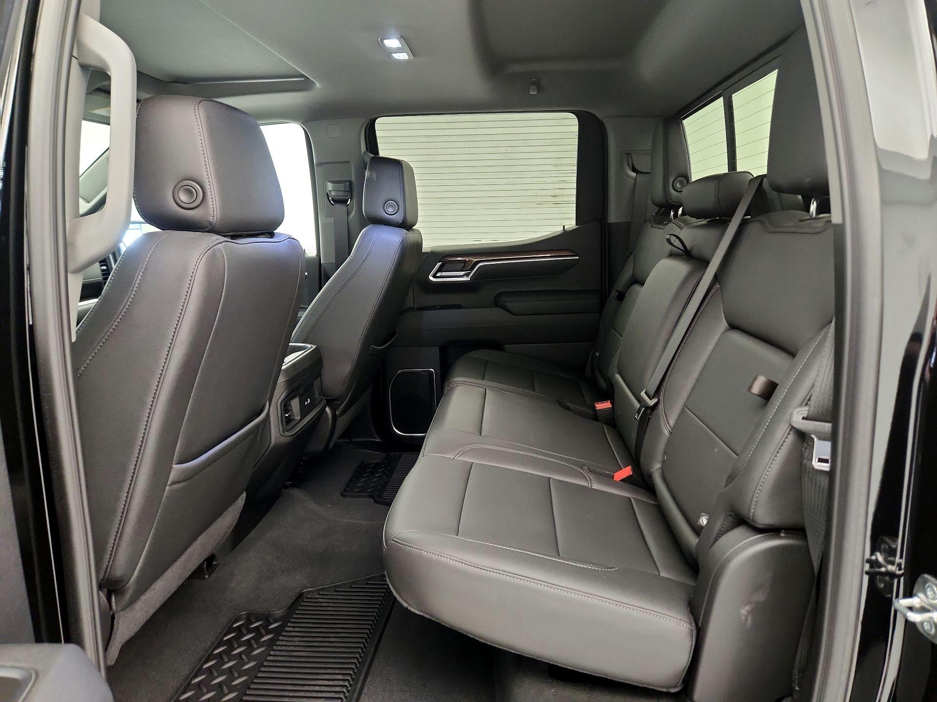Thumbnail: 2025 Chevrolet Silverado 1500 - 17