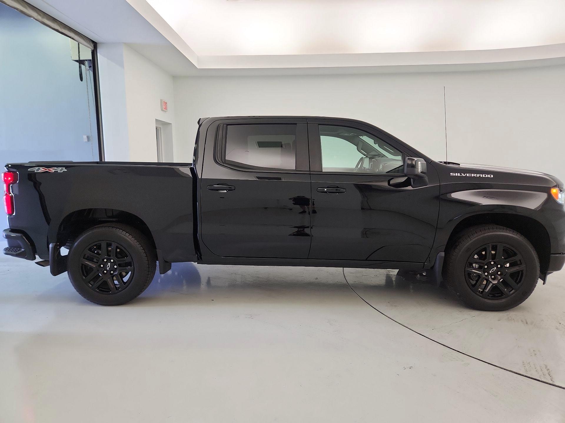 Thumbnail: 2025 Chevrolet Silverado 1500 - 4