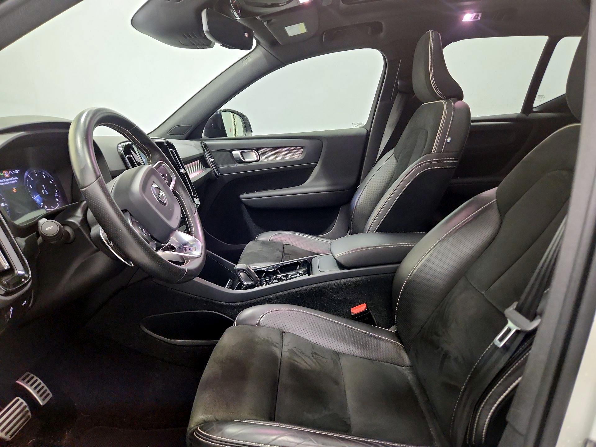 Thumbnail: 2020 Volvo XC40 - 11