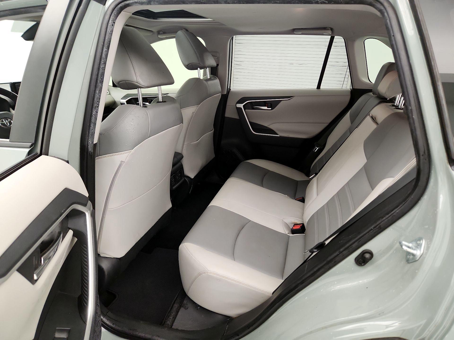 Thumbnail: 2019 Toyota RAV4 - 20