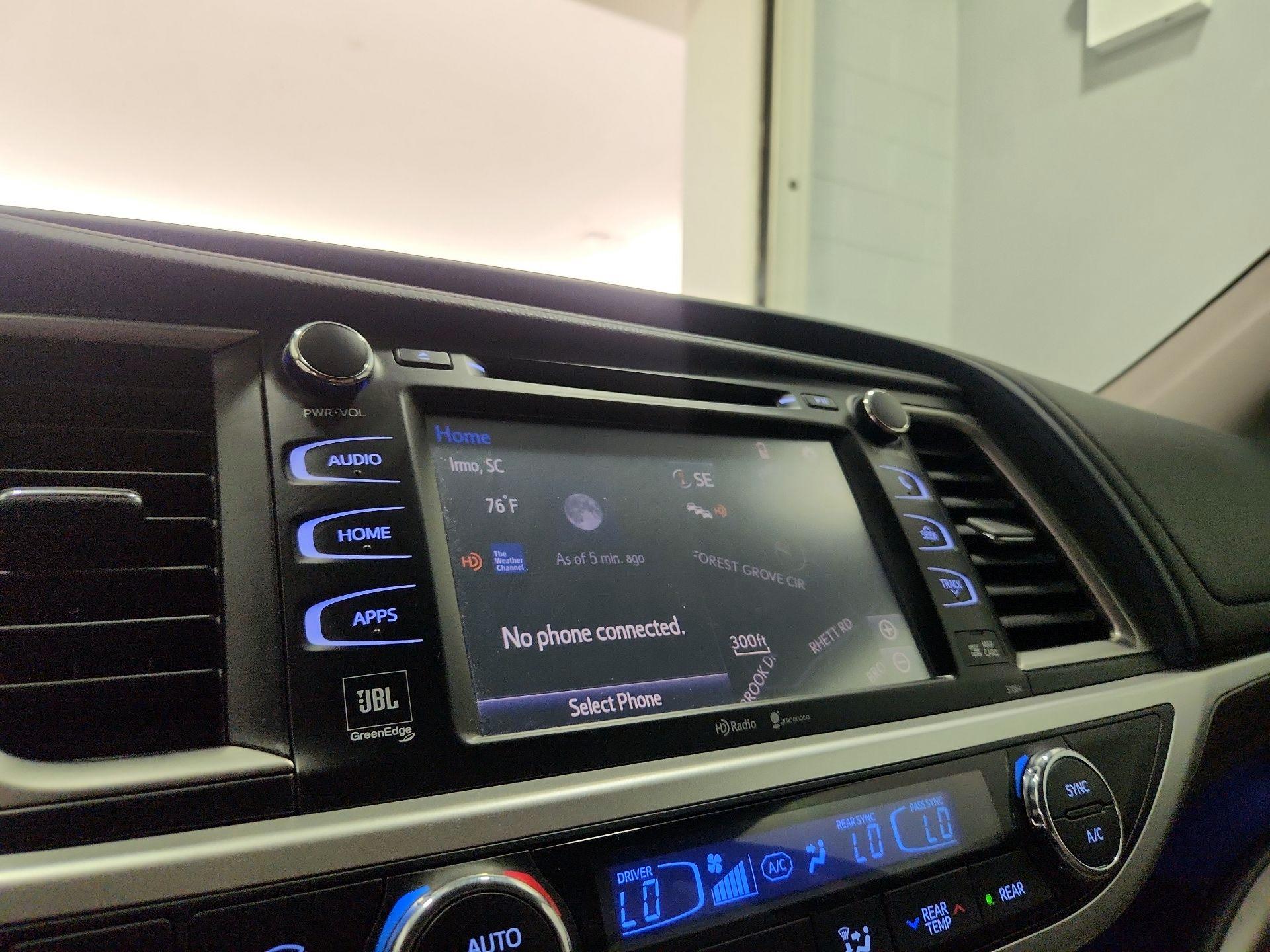 Thumbnail: 2015 Toyota Highlander - 15