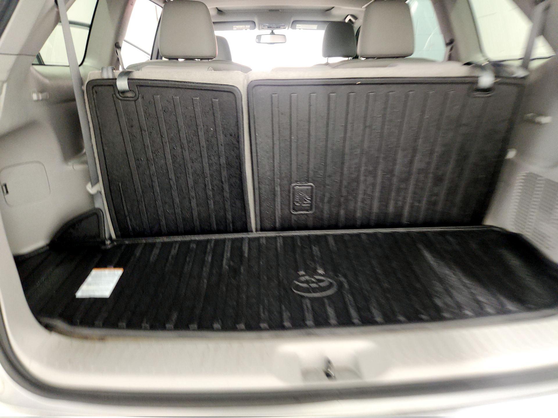 Thumbnail: 2015 Toyota Highlander - 20
