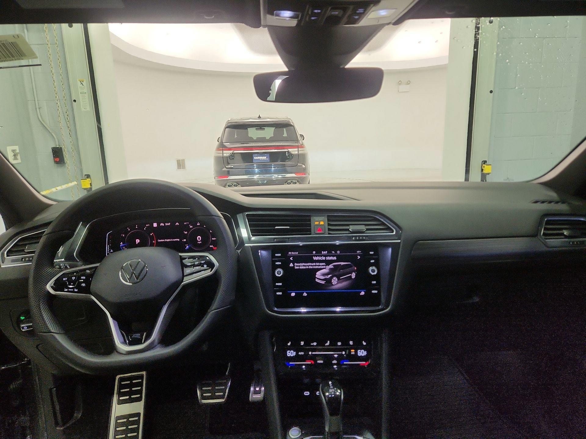 Thumbnail: 2022 Volkswagen Tiguan - 9
