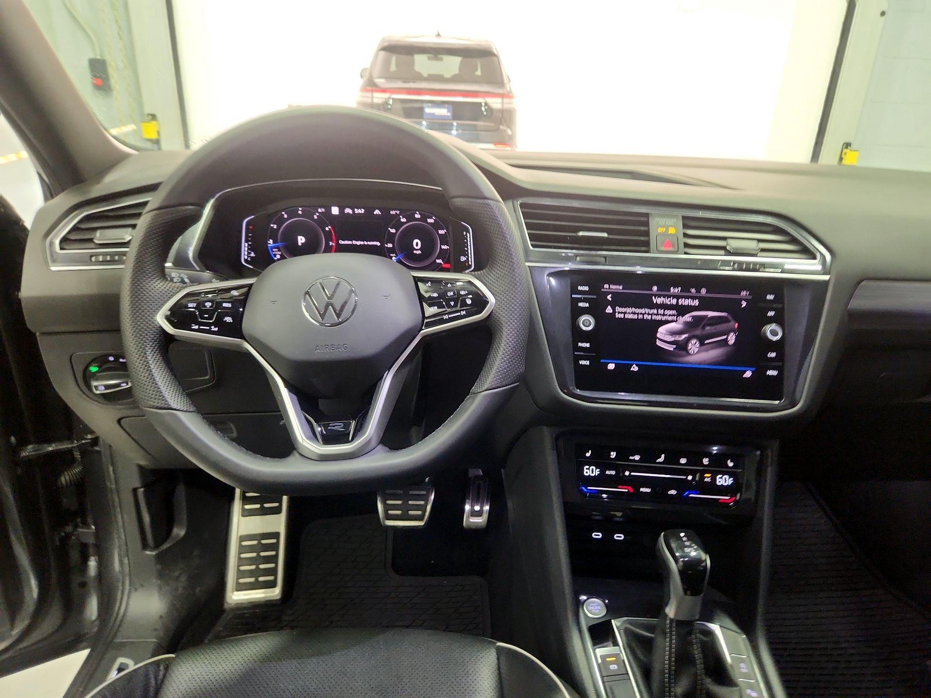 Thumbnail: 2022 Volkswagen Tiguan - 10