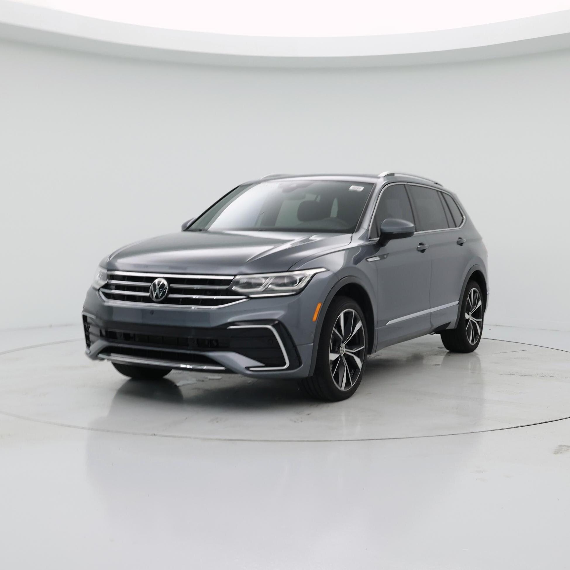 Thumbnail: 2022 Volkswagen Tiguan - 4