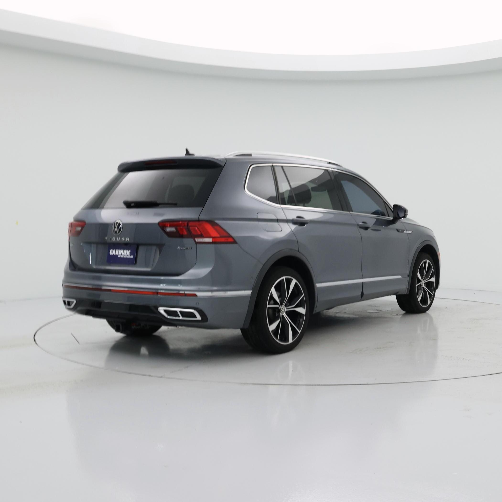 Thumbnail: 2022 Volkswagen Tiguan - 8