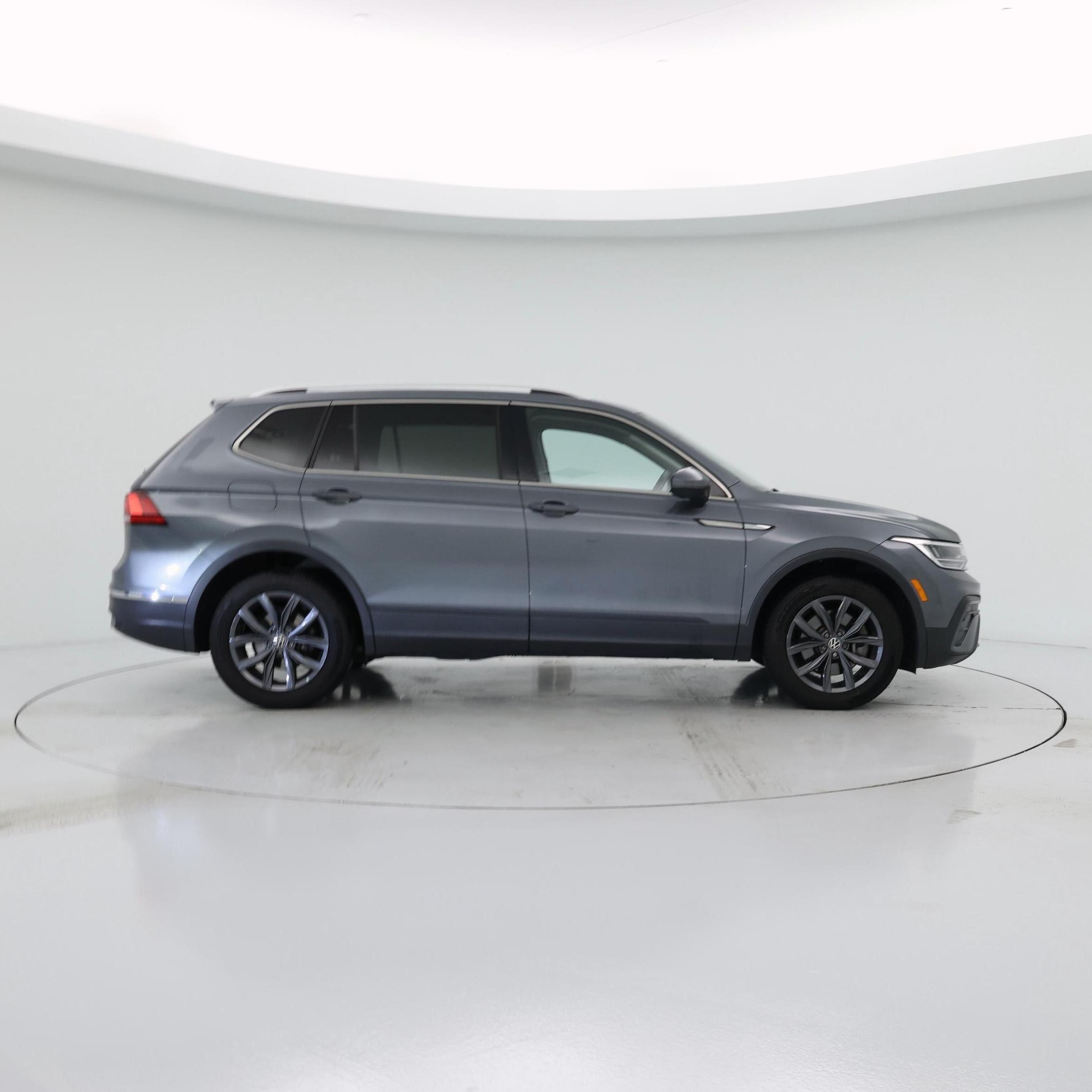 Thumbnail: 2022 Volkswagen Tiguan - 7