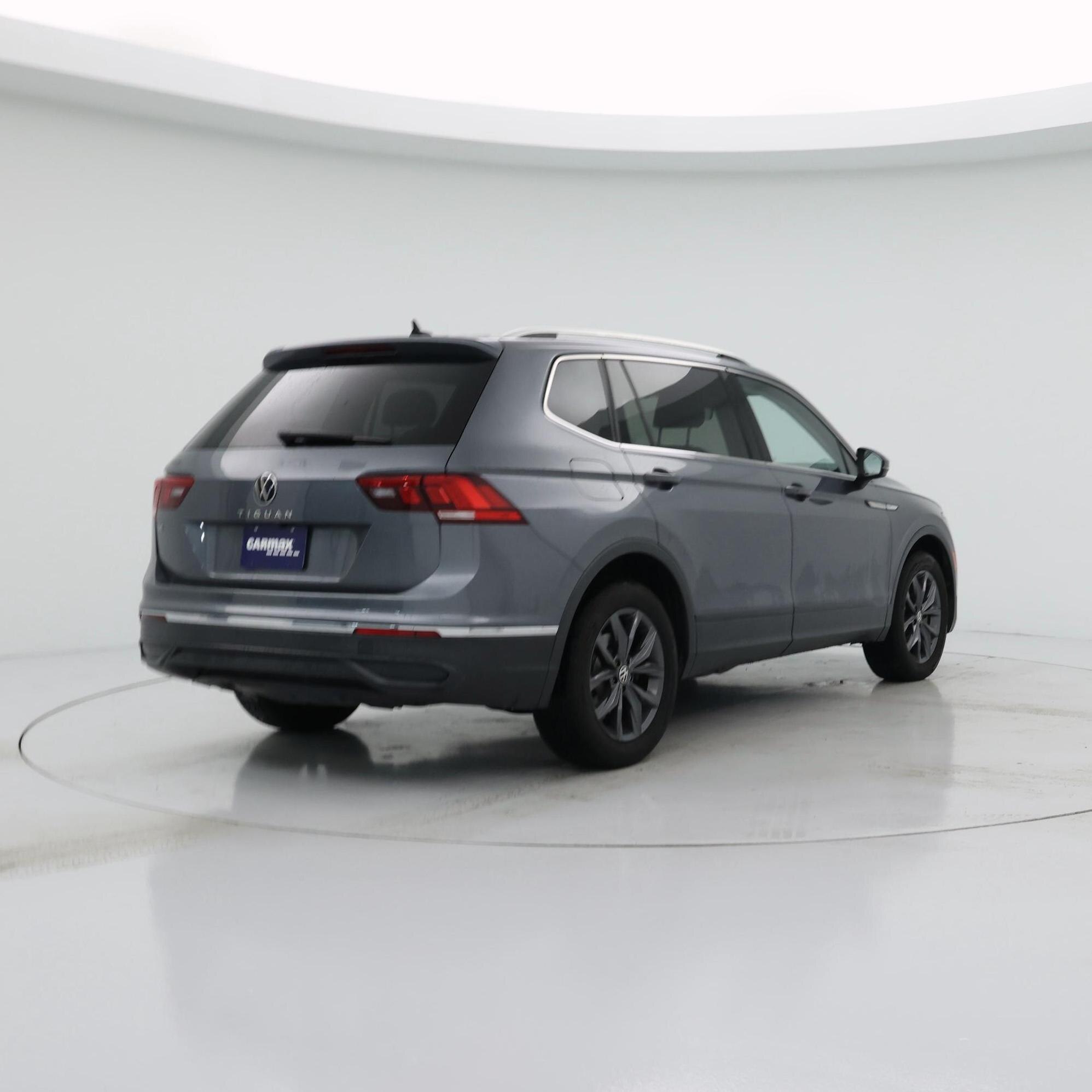 Thumbnail: 2022 Volkswagen Tiguan - 8