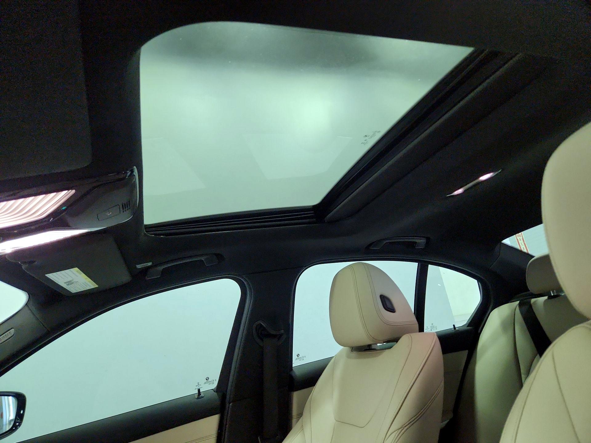 Thumbnail: 2021 BMW 3 Series - 20