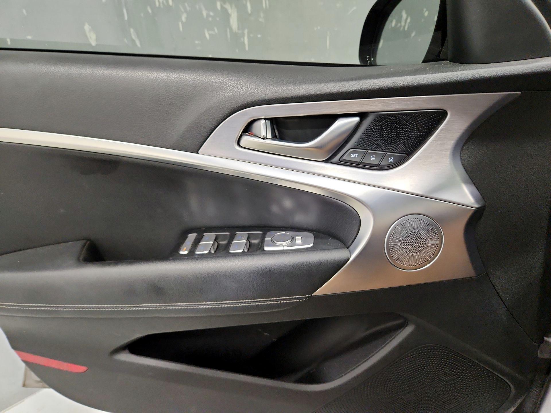 Thumbnail: 2021 Genesis G70 - 12