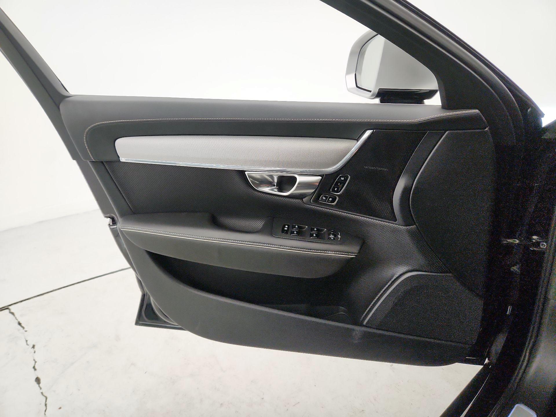 Thumbnail: 2019 Volvo V90 - 12
