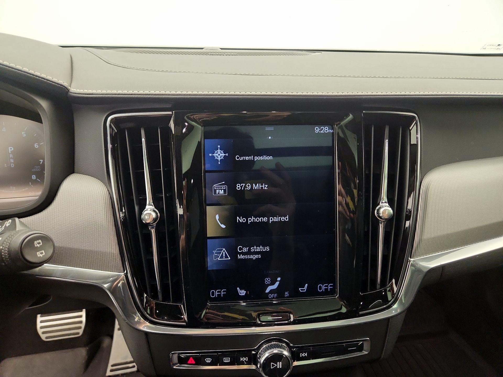 Thumbnail: 2019 Volvo V90 - 14