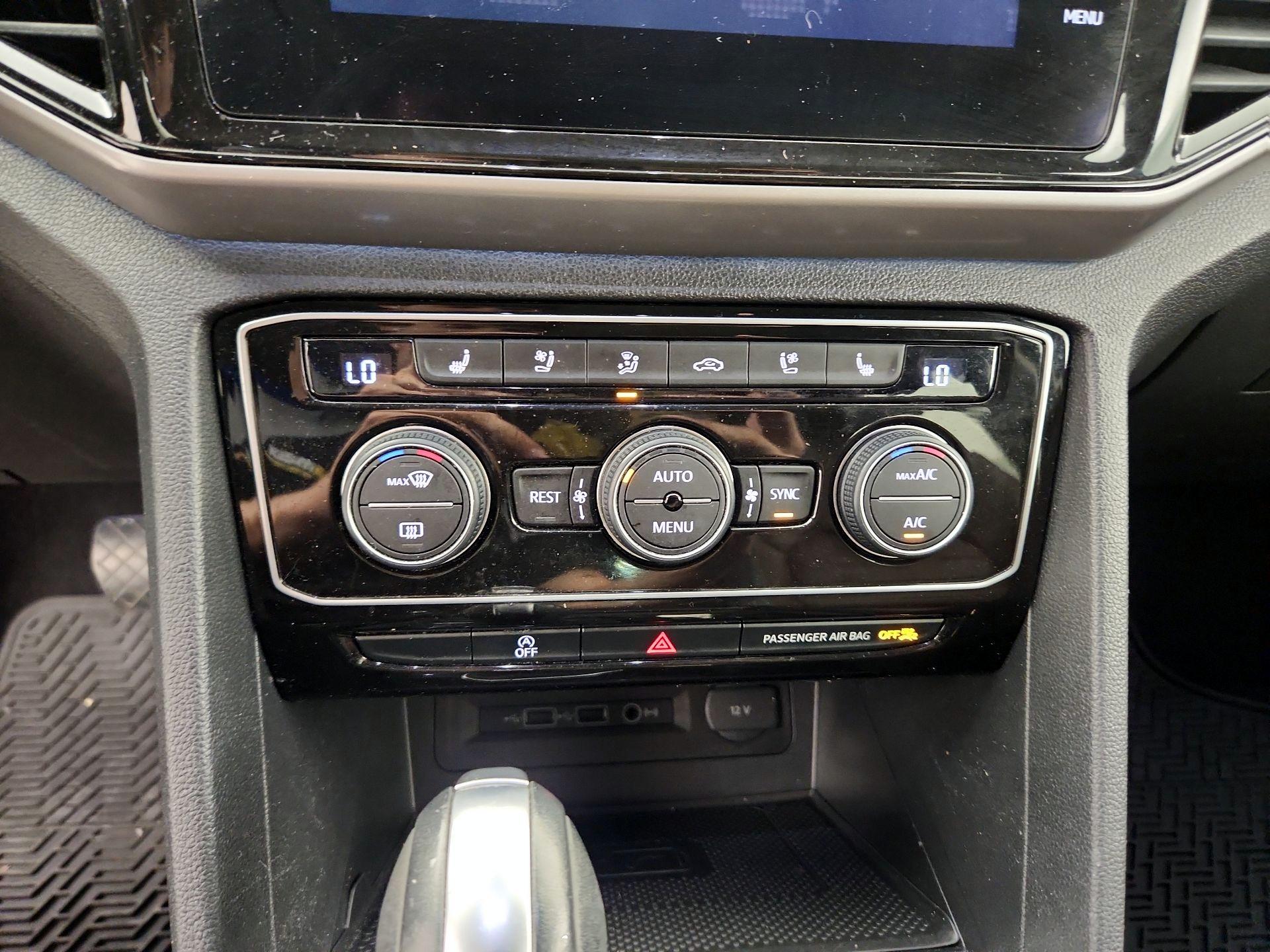 Thumbnail: 2021 Volkswagen Atlas - 15