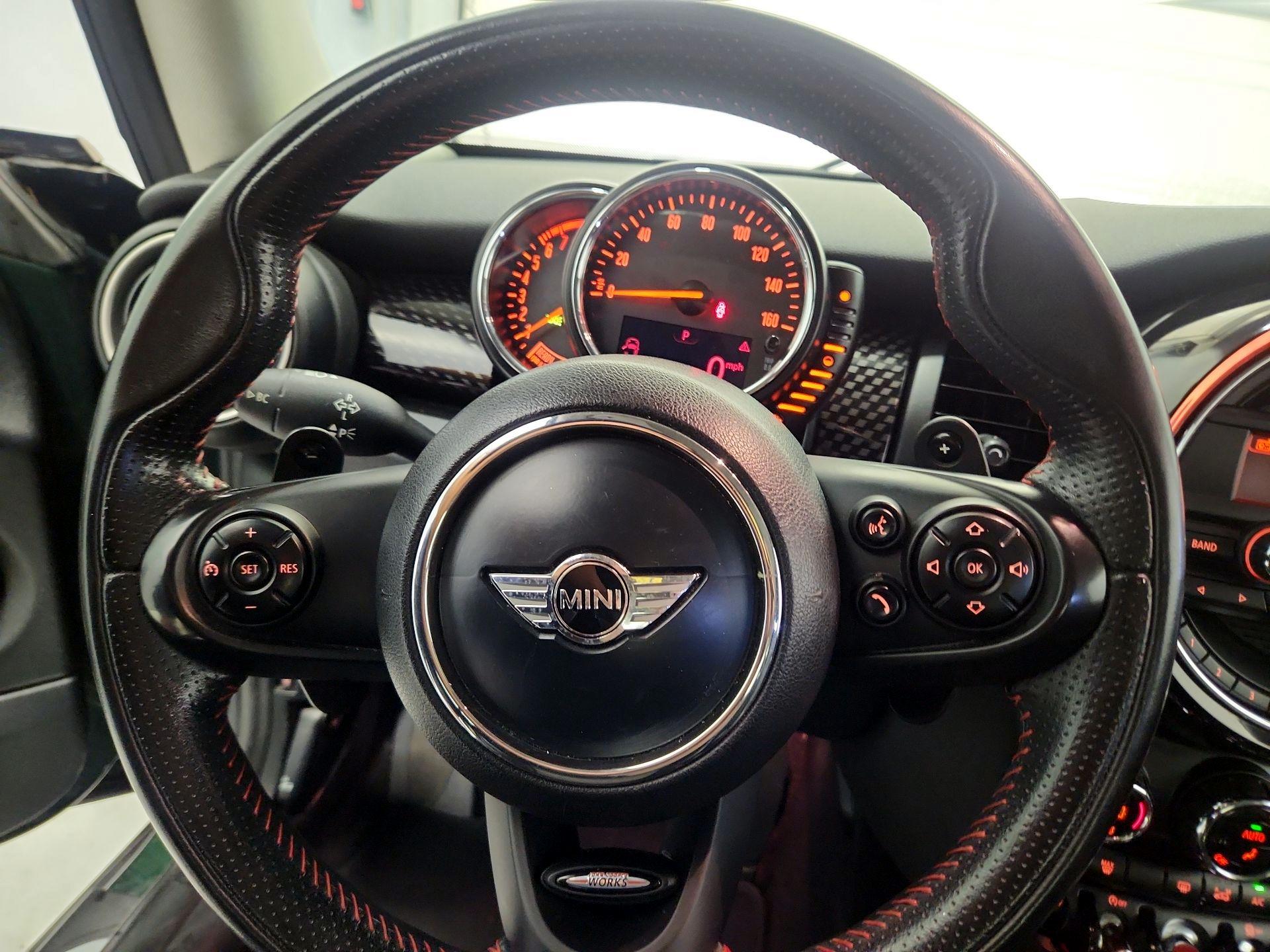 Thumbnail: 2015 MINI Cooper Hardtop - 10