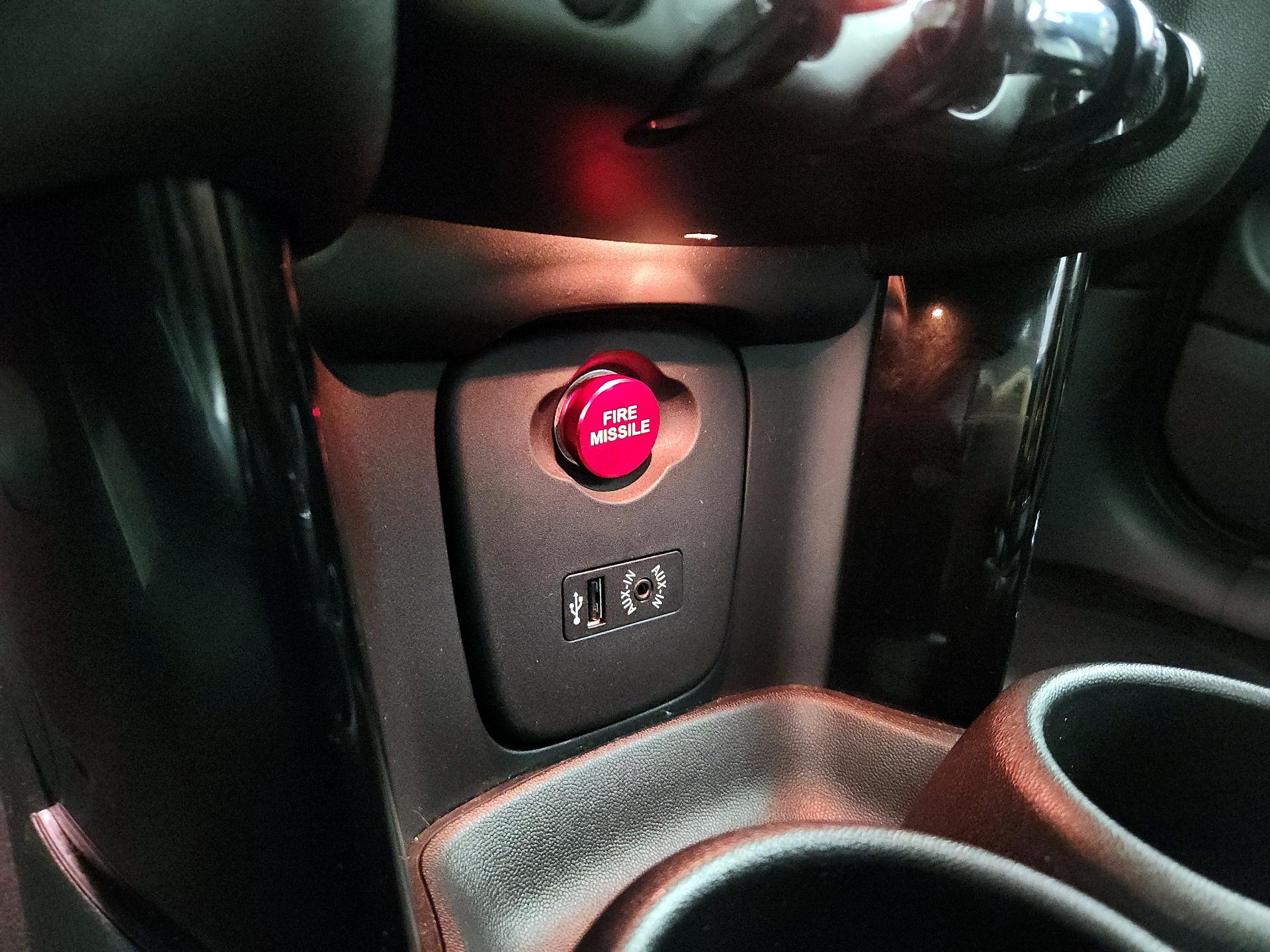 Thumbnail: 2015 MINI Cooper Hardtop - 17
