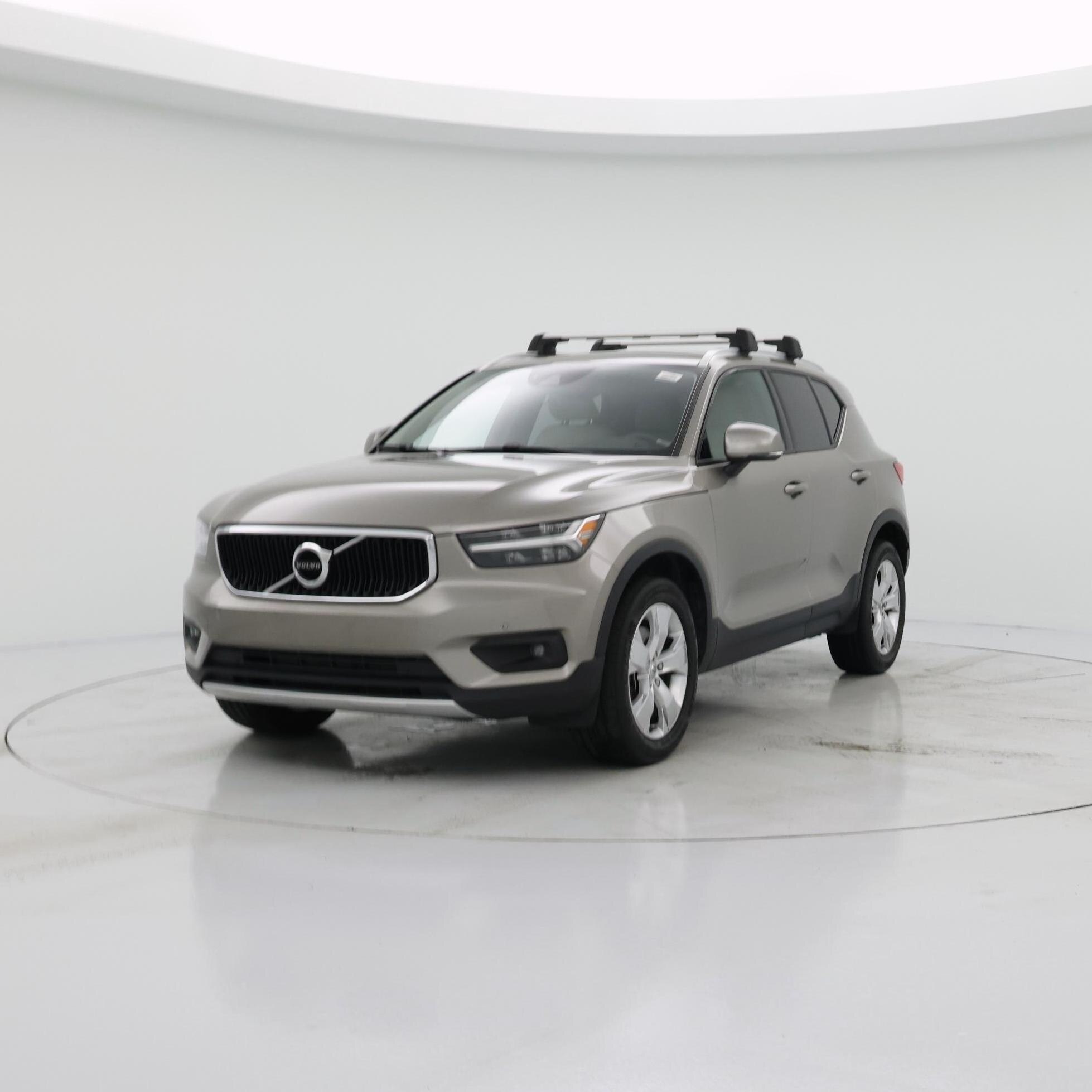 Thumbnail: 2022 Volvo XC40 - 4